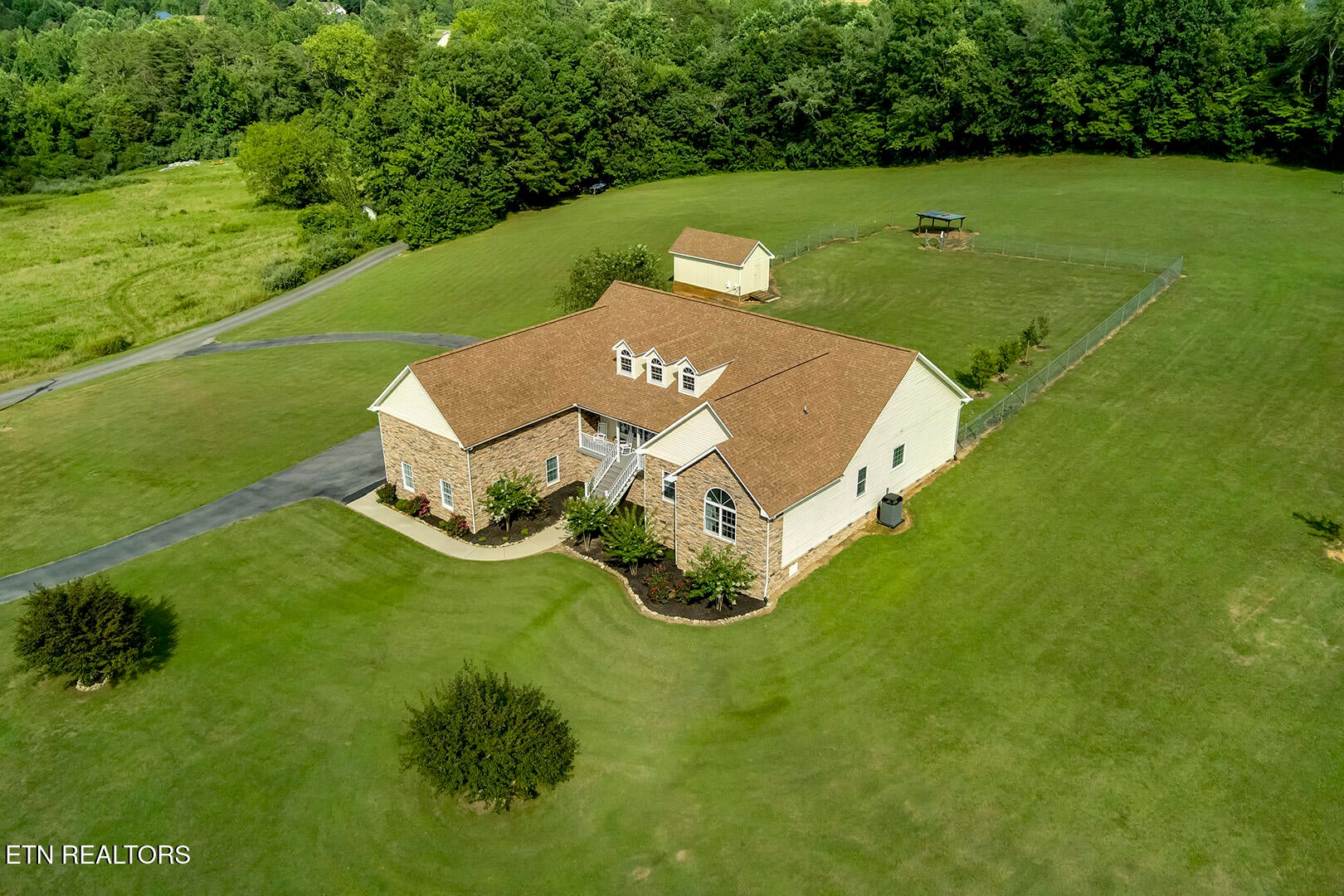 Harriman, Tennessee, 37748, United States, 3 Bedrooms Bedrooms, ,3 BathroomsBathrooms,Residential,For Sale,2011822