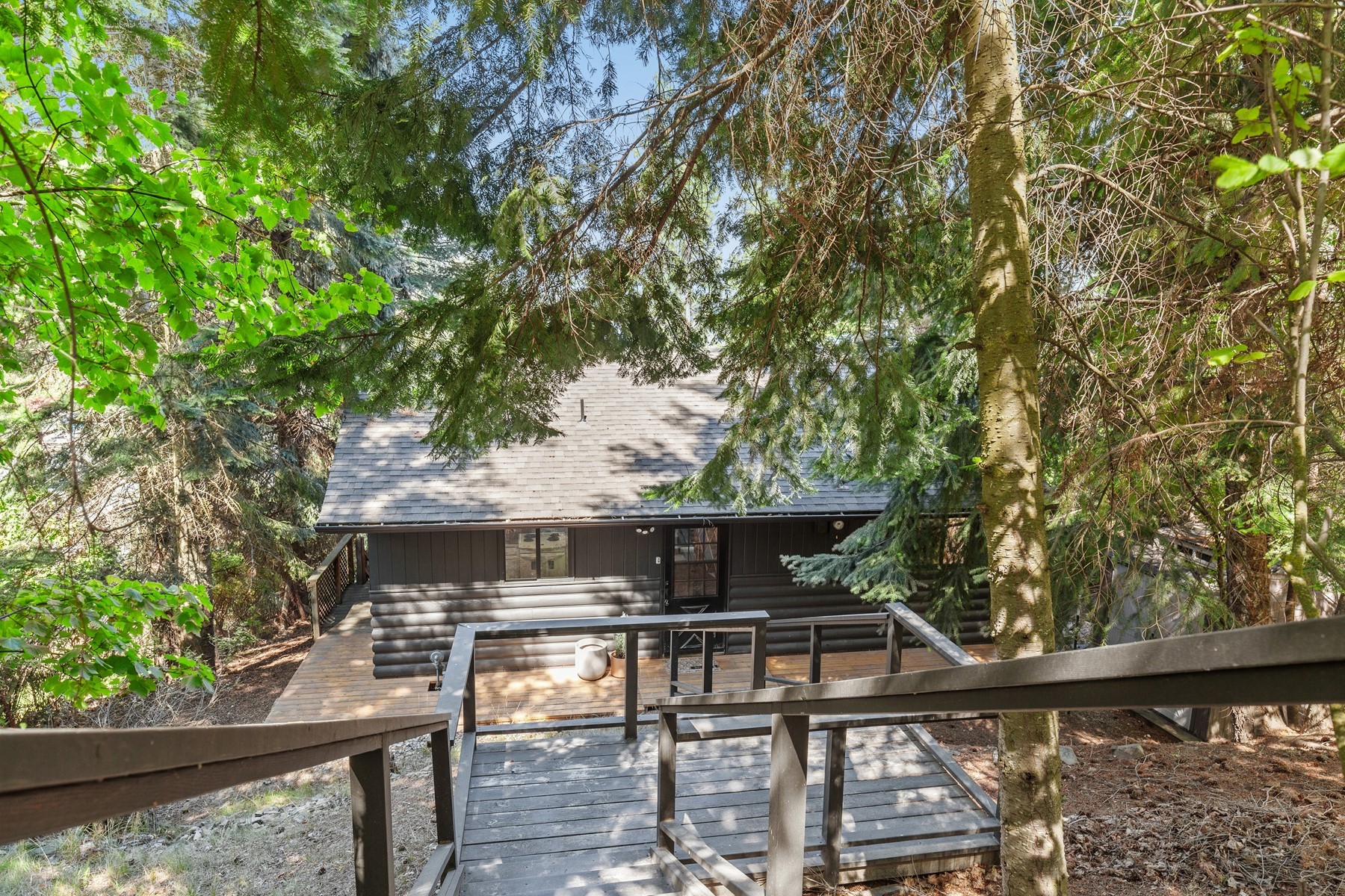  Hayden Lake Close-in w/ Big Potential - 物件實景