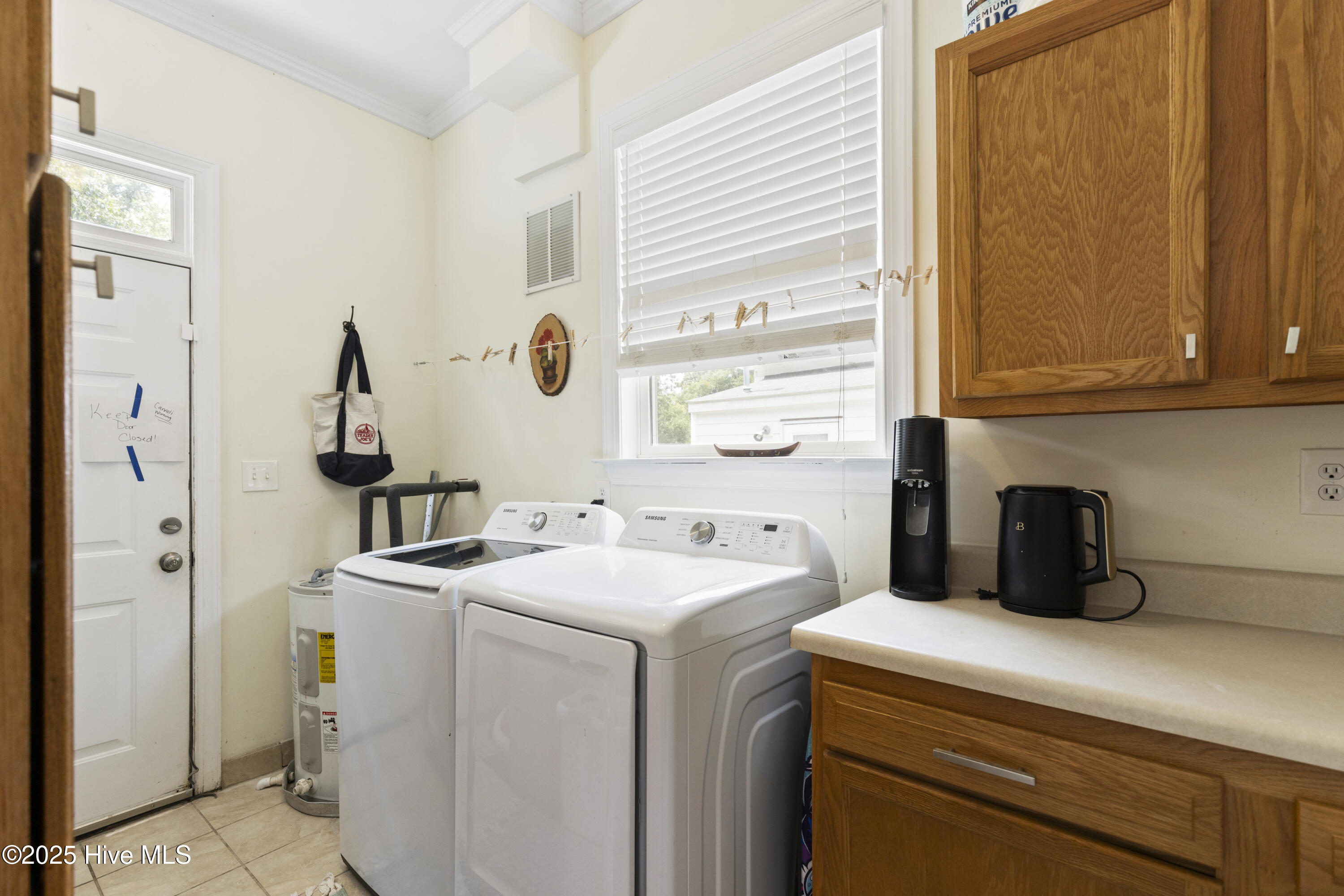 Wilmington, North Carolina, 28401, United States, 4 Bedrooms Bedrooms, ,3 BathroomsBathrooms,Residential,For Sale,1882857