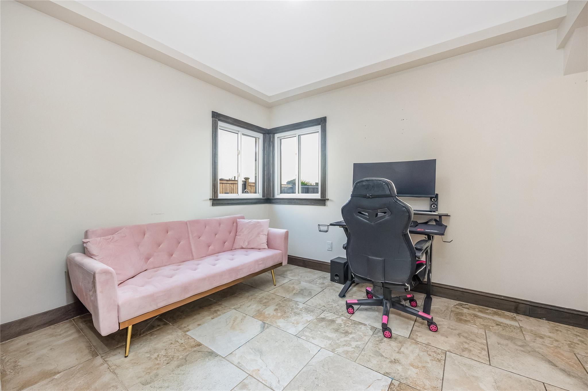 Lindenhurst, New York, 11757, United States, 3 Bedrooms Bedrooms, ,3 BathroomsBathrooms,Residential,For Sale,1915812