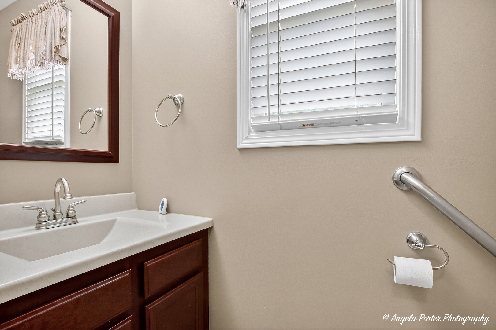 Mchenry, Illinois, 60051, United States, 4 Bedrooms Bedrooms, ,4 BathroomsBathrooms,Residential,For Sale,2006367