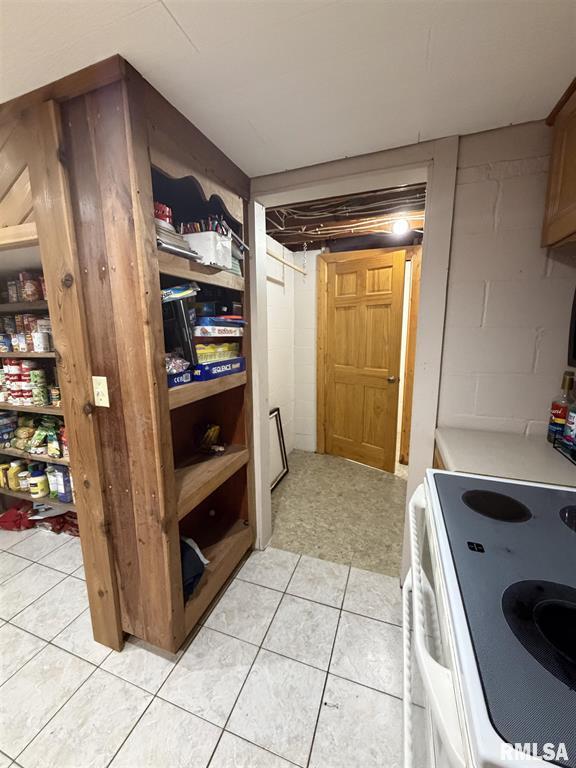 Abingdon, Illinois, 61410, United States, 3 Bedrooms Bedrooms, ,2 BathroomsBathrooms,Residential,For Sale,1976226