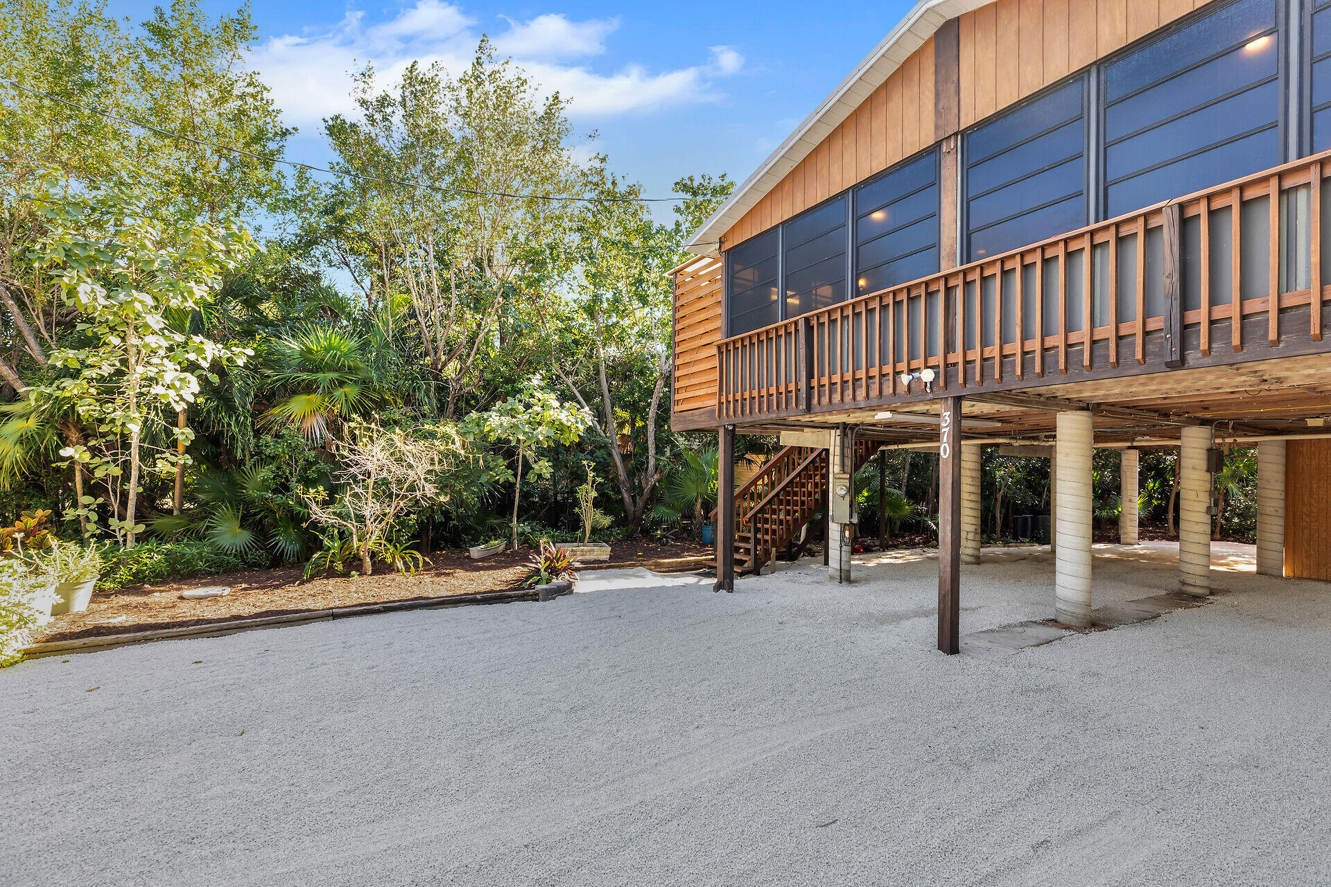 MARATHON, Florida, 33050, United States, 2 Bedrooms Bedrooms, ,2 BathroomsBathrooms,Residential,For Sale,1707651
