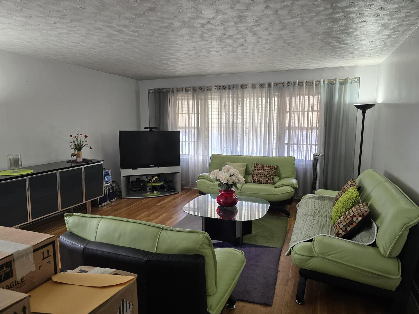 Skokie, Illinois, 60076, United States, 7 Bedrooms Bedrooms, ,Residential,For Sale,2010383