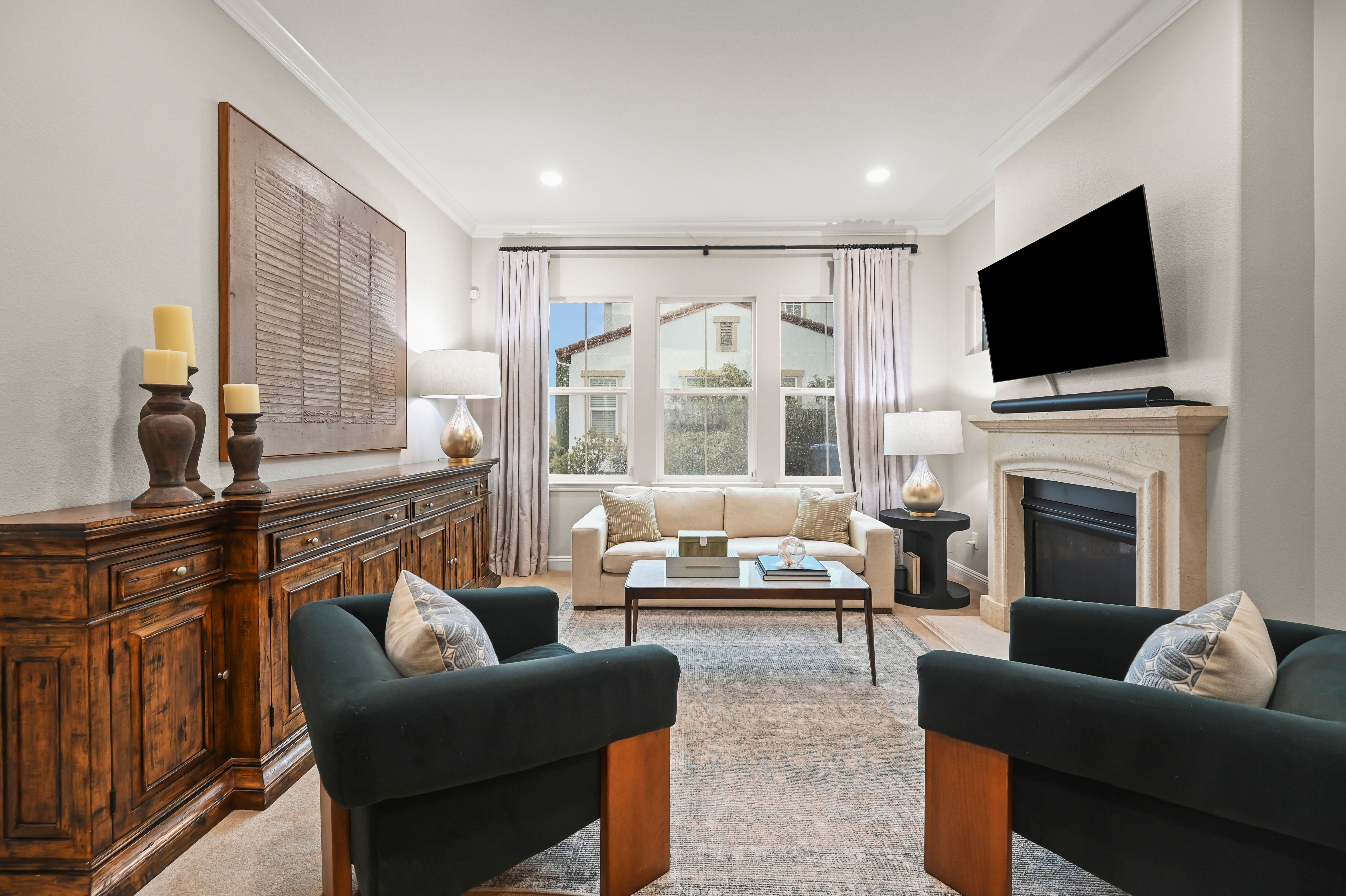  Stunning Monterosso Estate on Private Court with Designer Indoor-Outdoor Living - 物件實景