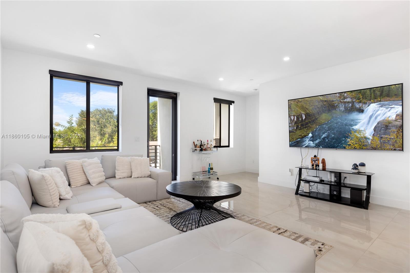 Fort Lauderdale, Florida, 33316, United States, 3 Bedrooms Bedrooms, ,4 BathroomsBathrooms,Residential,For Sale,1974975