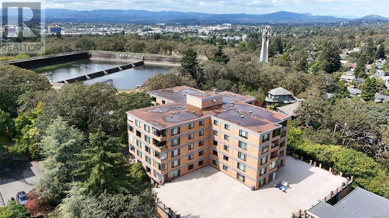 VICTORIA, British Columbia, V8T 3S7, CA, 2 Bedrooms Bedrooms, ,2 BathroomsBathrooms,Residential,For Sale,1875643