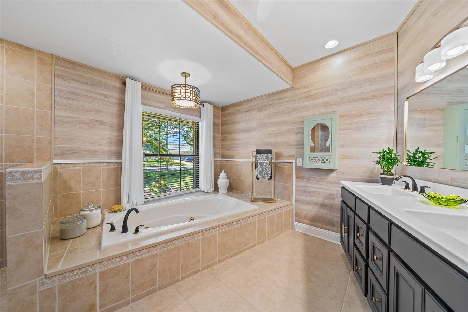  560 Veracruz Boulevard, Indialantic, FL, 32903 - 物件實景