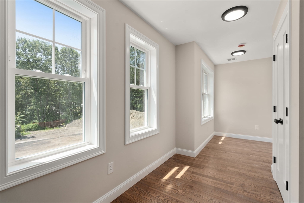 Worcester, Massachusetts, 01606, United States, 3 Bedrooms Bedrooms, ,3 BathroomsBathrooms,Residential,For Sale,1905878