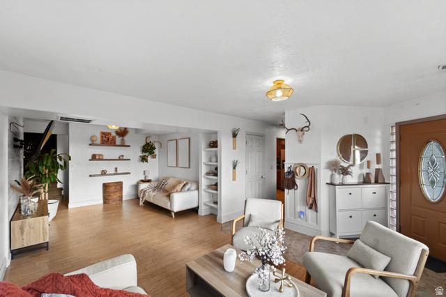 Bountiful, Utah, 84010, United States, 4 Bedrooms Bedrooms, ,2 BathroomsBathrooms,Residential,For Sale,2048007