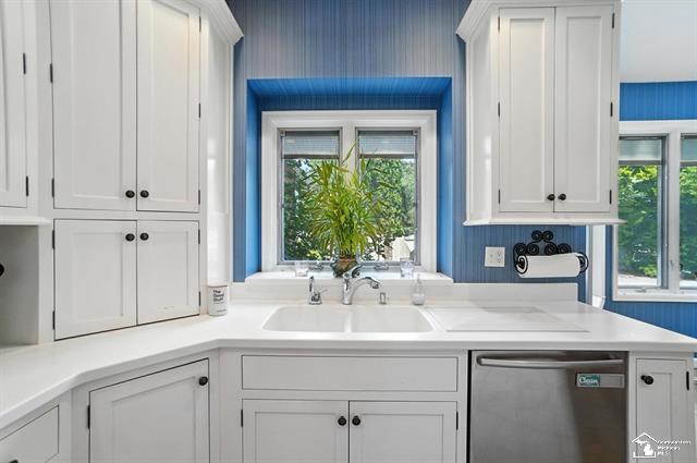 MONROE, Michigan, 48162, United States, 4 Bedrooms Bedrooms, ,7 BathroomsBathrooms,Residential,For Sale,1995576