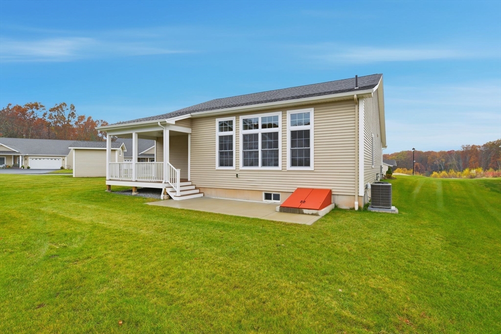 Wilbraham, Massachusetts, 01095, United States, 2 Bedrooms Bedrooms, ,2 BathroomsBathrooms,Residential,For Sale,1987611