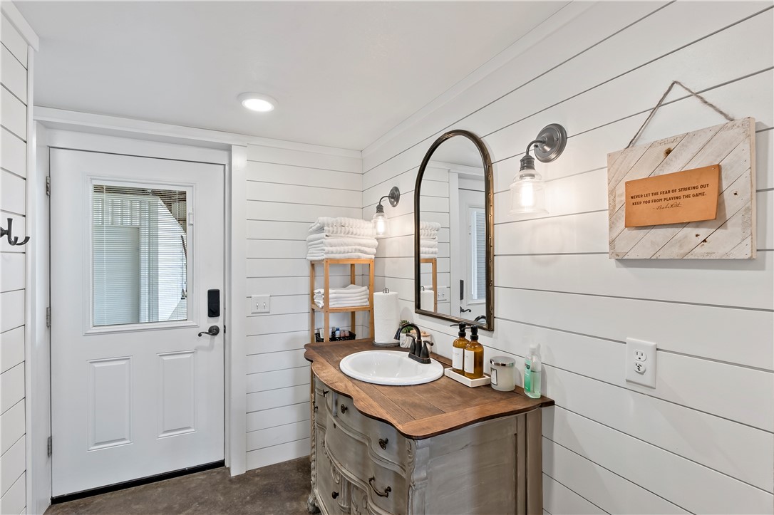 Franklin, Texas, 77856, United States, 2 Bedrooms Bedrooms, ,2 BathroomsBathrooms,Residential,For Sale,1926528