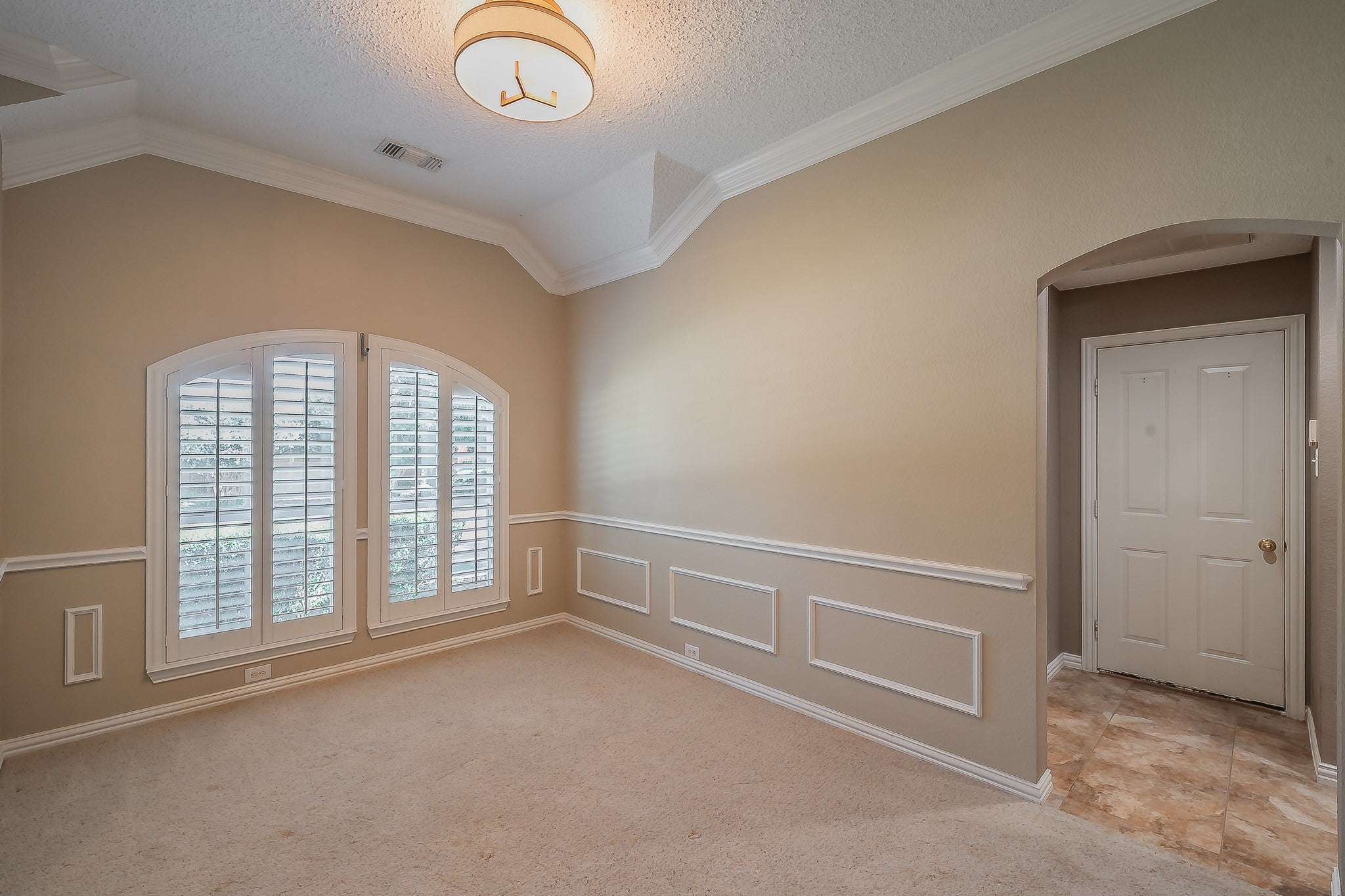 Grapevine, Texas, 76051, United States, 3 Bedrooms Bedrooms, ,2 BathroomsBathrooms,Residential,For Sale,1973770