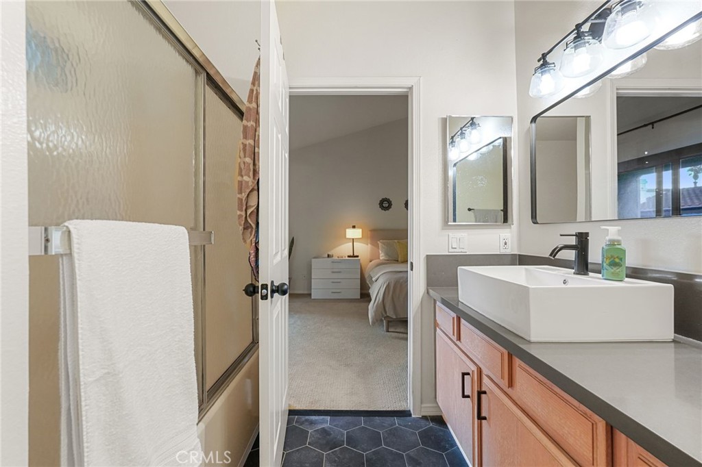 Lake Balboa, California, 91406, United States, 3 Bedrooms Bedrooms, ,3 BathroomsBathrooms,Residential,For Sale,1992024