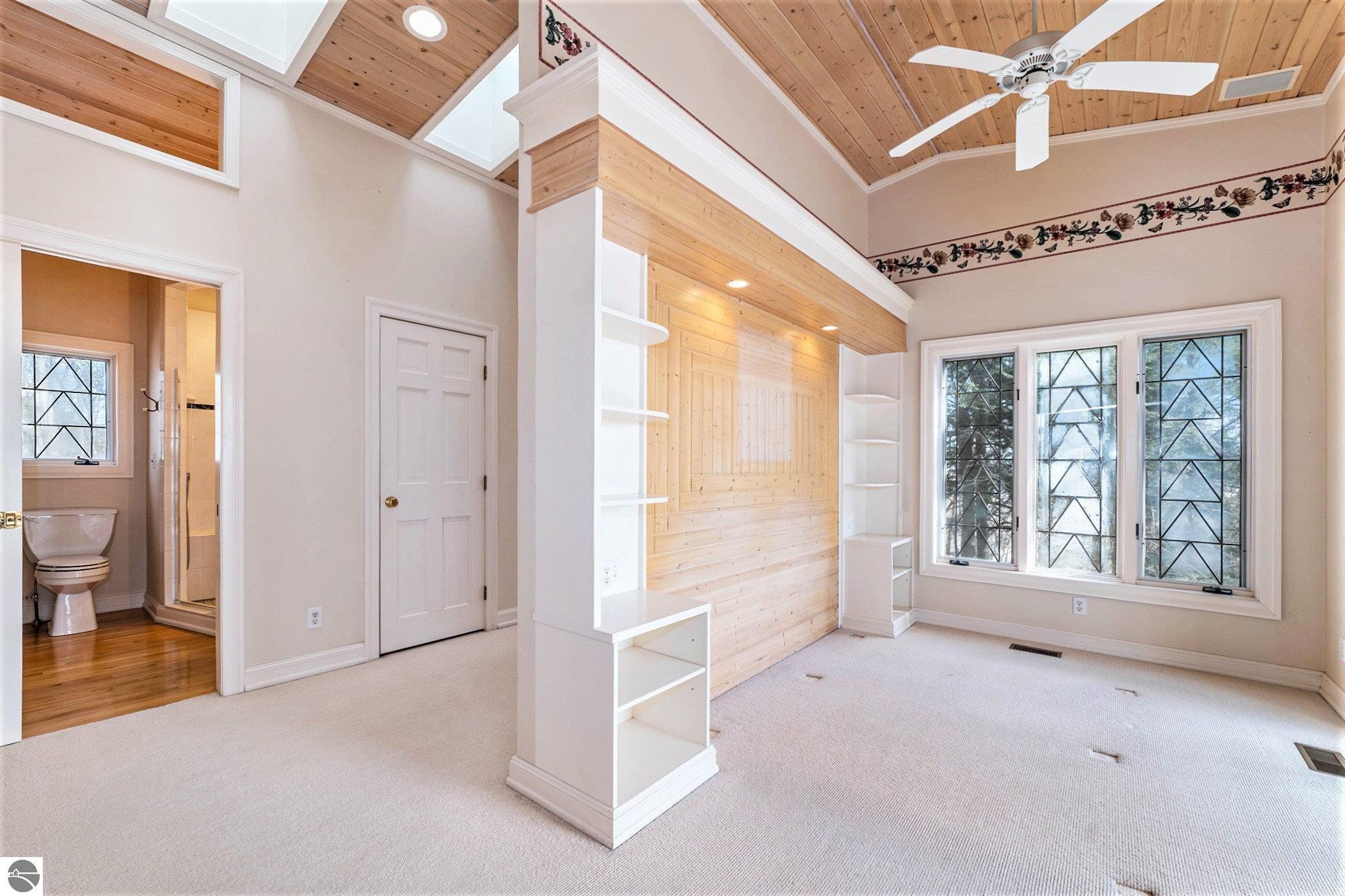 Frankfort, Michigan, 49635-9746, United States, 7 Bedrooms Bedrooms, ,5 BathroomsBathrooms,Residential,For Sale,1975140