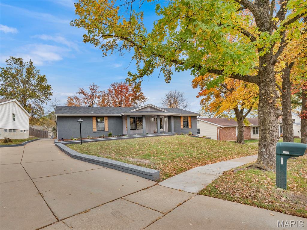 Ballwin, Missouri, 63011, United States, 5 Bedrooms Bedrooms, ,3 BathroomsBathrooms,Residential,For Sale,1992097