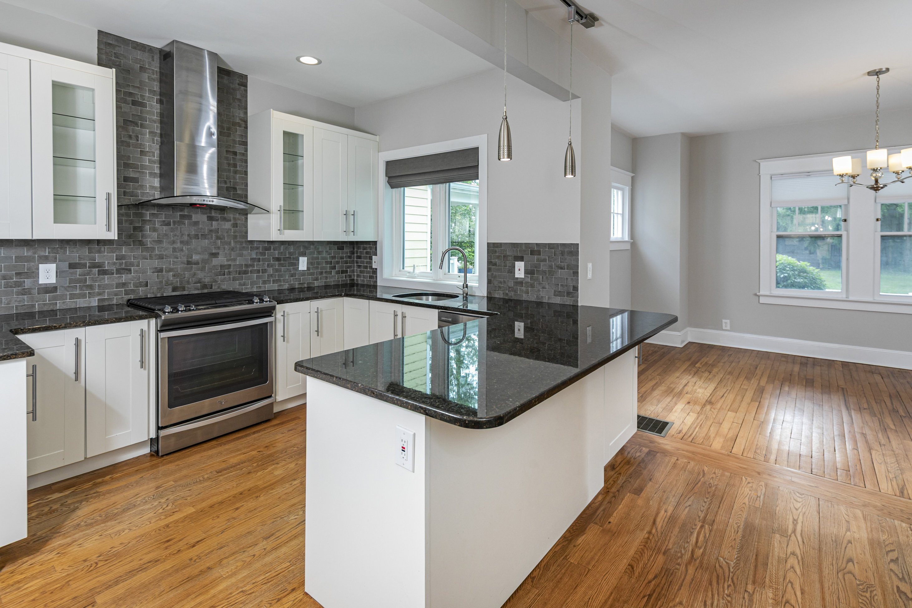  Pretty Porch, Polished Wood Floors, Prime Princeton Location - 物件實景