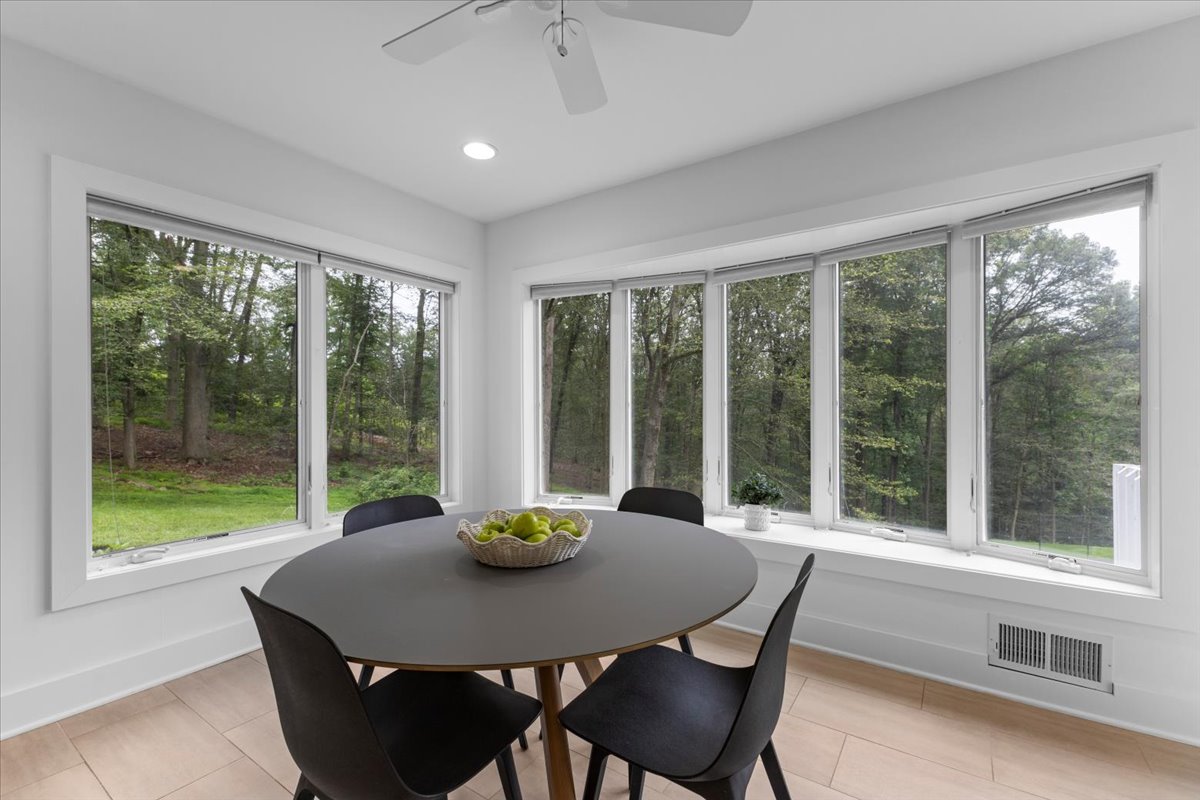 Bernardsville, New Jersey, 07924, United States, 5 Bedrooms Bedrooms, ,6 BathroomsBathrooms,Residential,For Sale,1981424