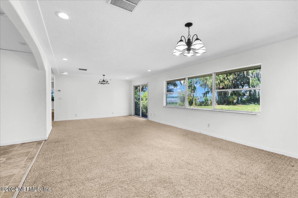 East Palatka, Florida, 32131, United States, 4 Bedrooms Bedrooms, ,4 BathroomsBathrooms,Residential,For Sale,1922938