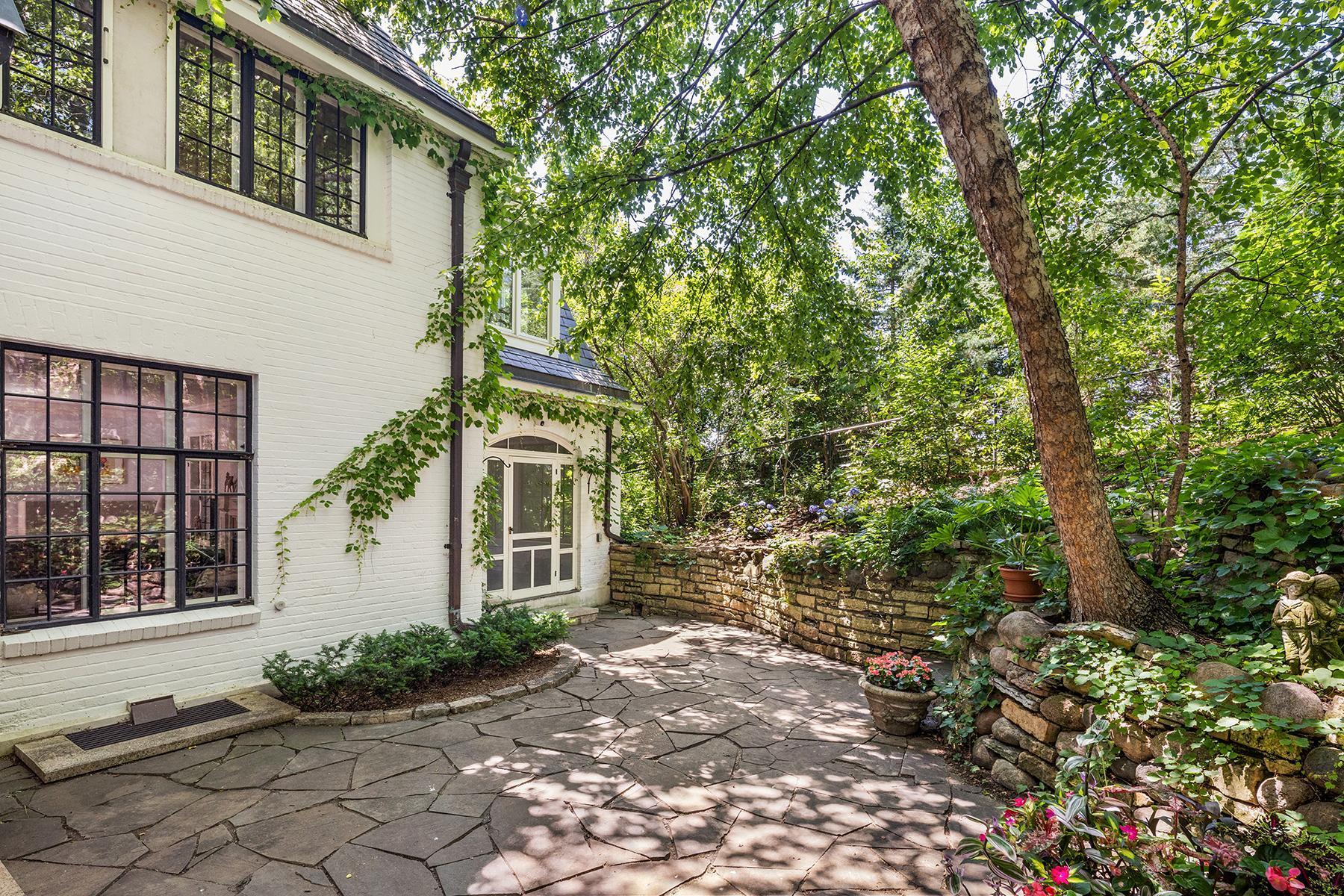 Minneapolis, Minnesota, 55416, United States, 4 Bedrooms Bedrooms, ,4 BathroomsBathrooms,Residential,For Sale,1901324