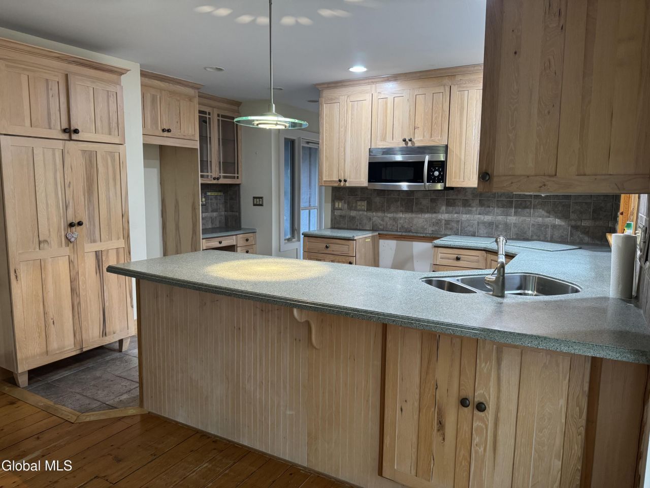 Rexford, New York, 12148, United States, 3 Bedrooms Bedrooms, ,3 BathroomsBathrooms,Residential,For Sale,2001928