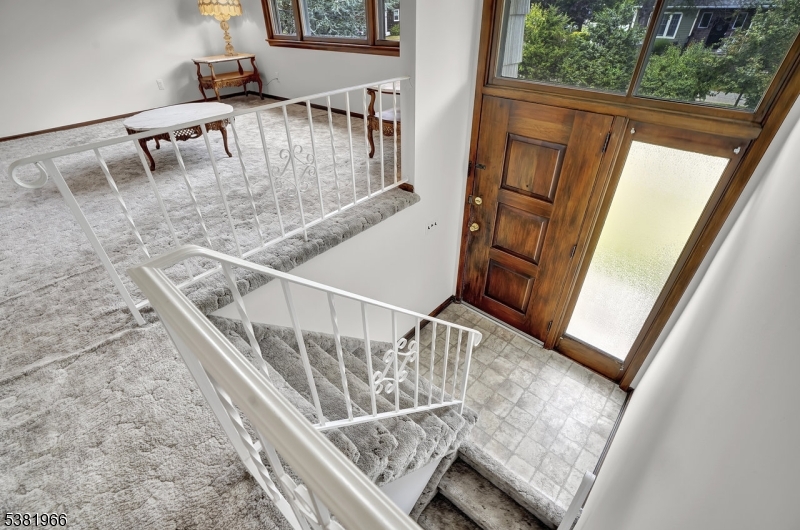 Pequannock Twp., New Jersey, 07444, United States, 3 Bedrooms Bedrooms, ,2 BathroomsBathrooms,Residential,For Sale,1934340