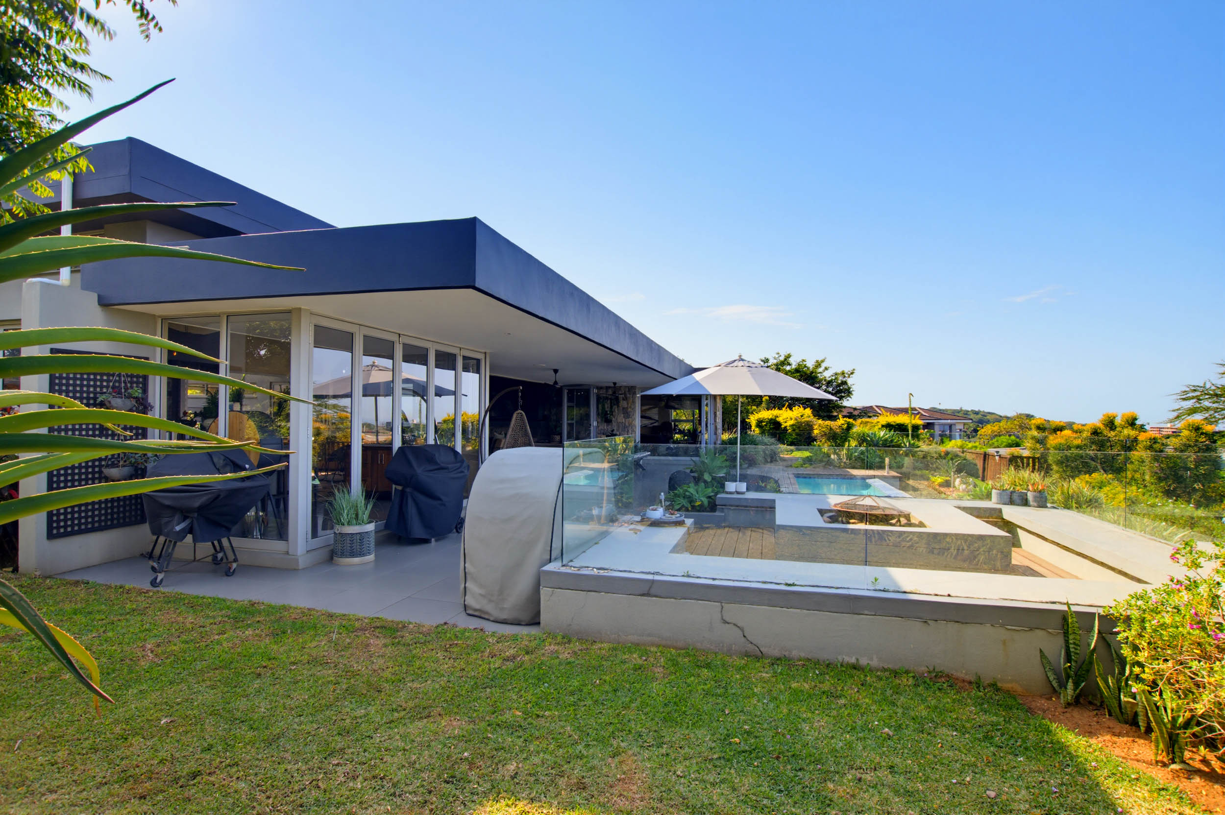  Contemporary Coastal Luxury with Panoramic Ocean Views in Brettenwood Estate - 物件實景