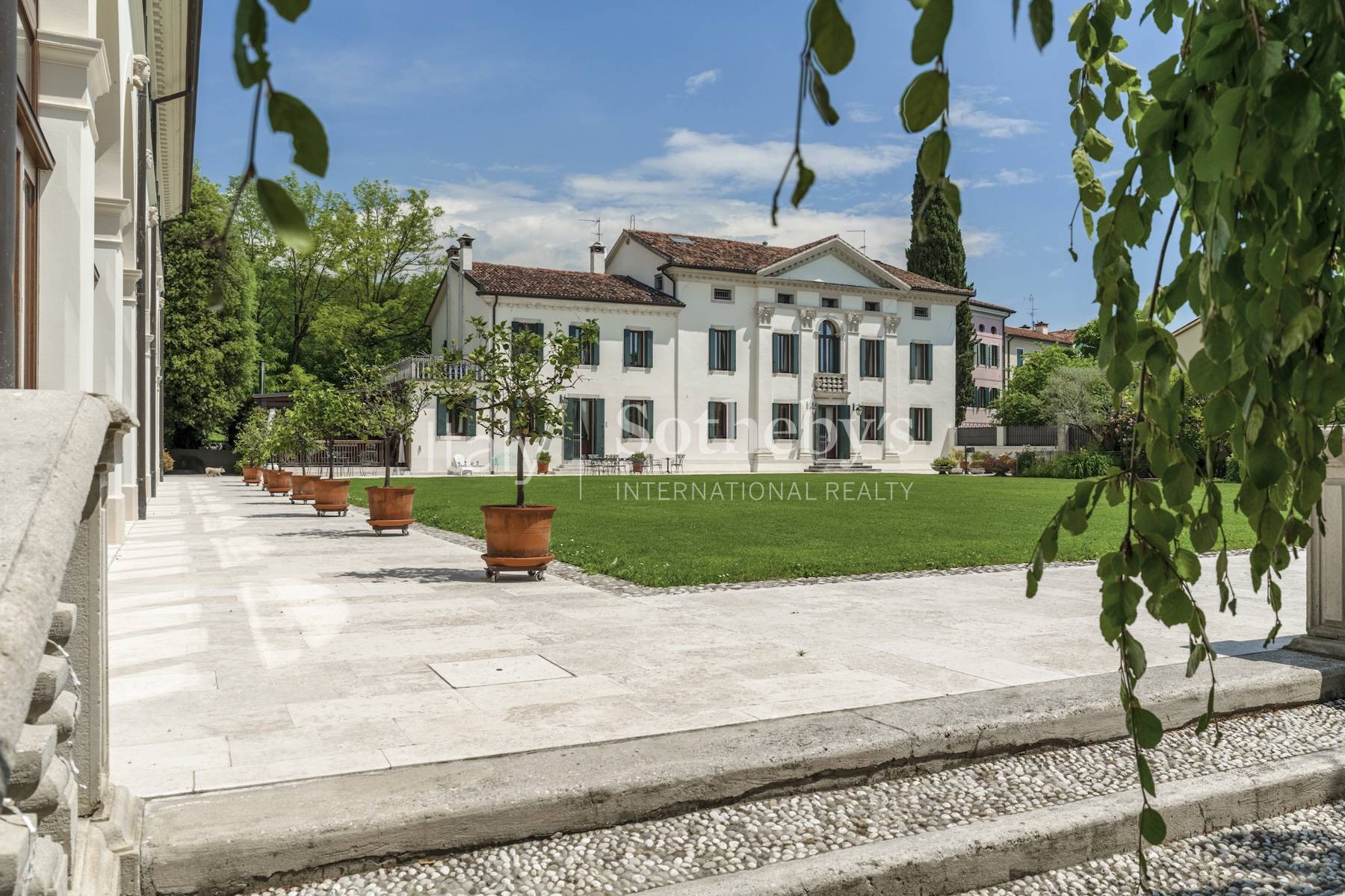  Renovated neoclassical villa with outbuildings, park and swimming pool - 物件實景
