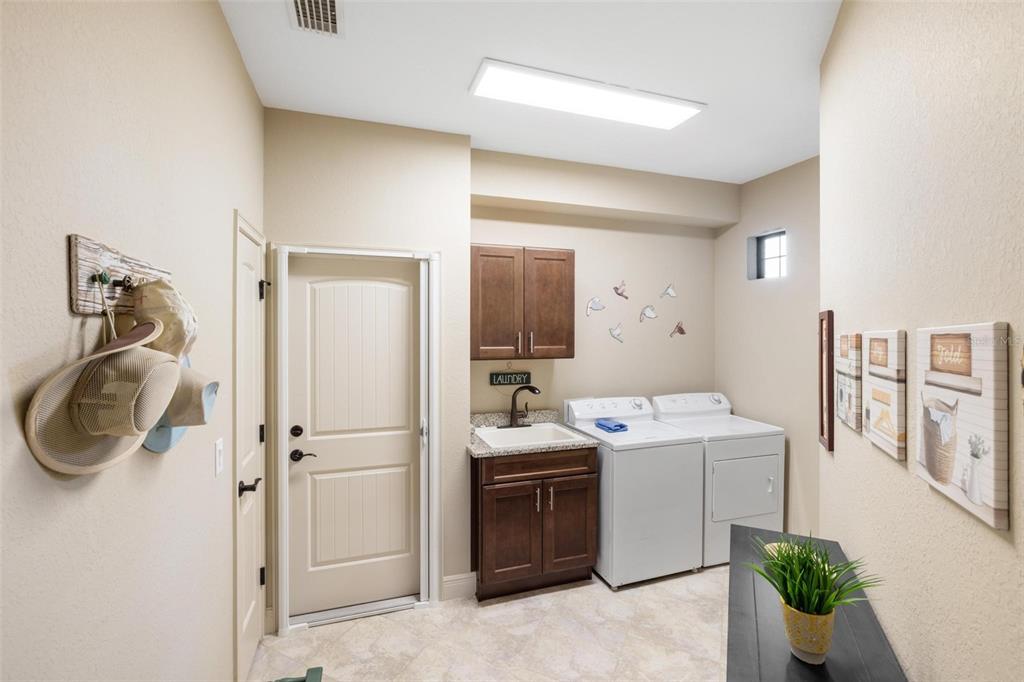 Rotonda West, Florida, 33947, United States, 3 Bedrooms Bedrooms, ,3 BathroomsBathrooms,Residential,For Sale,1940438