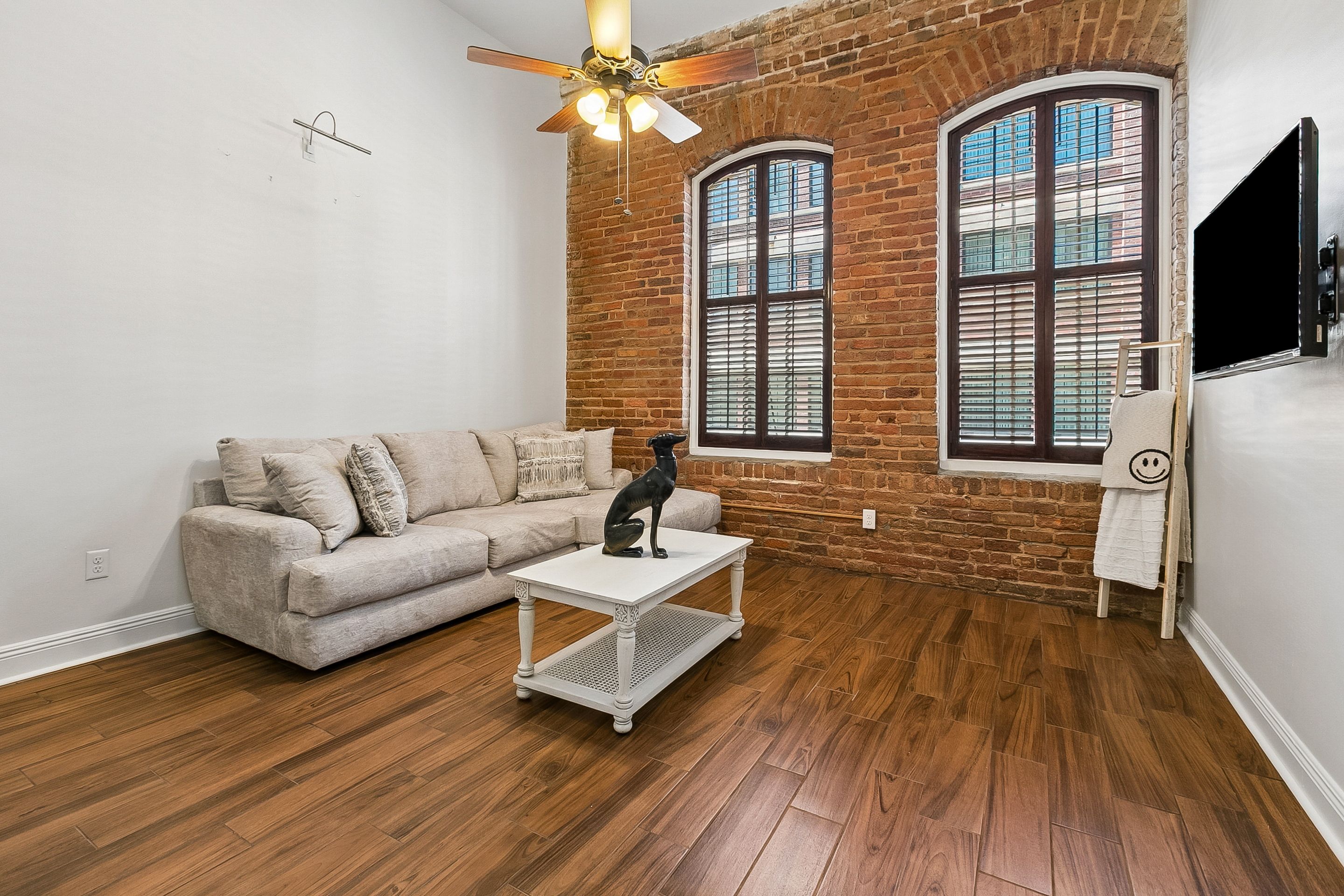 Commerce St, New Orleans, LA 70130 #1