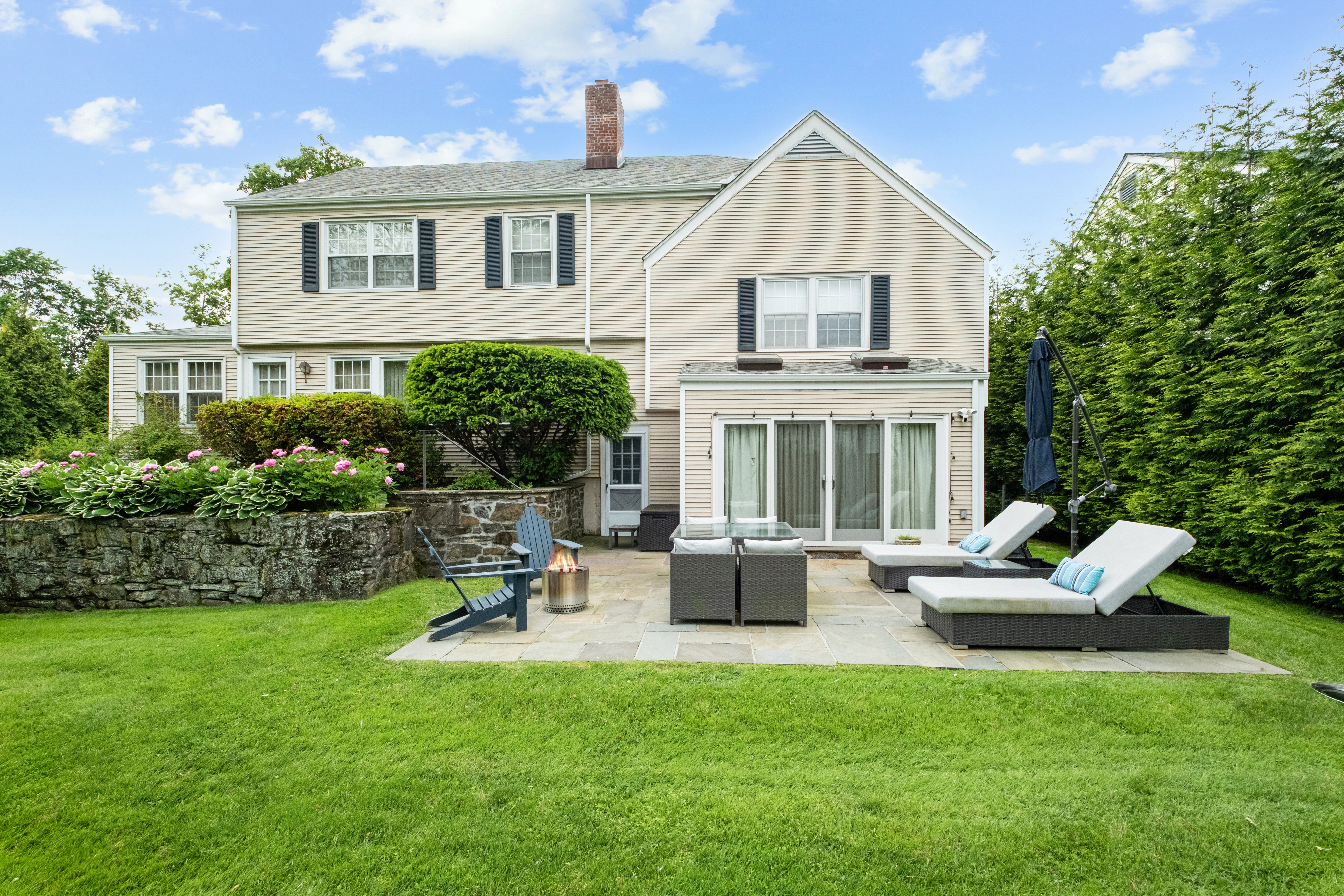  Beautifully Updated, Sun-Drenched Home - 物件實景