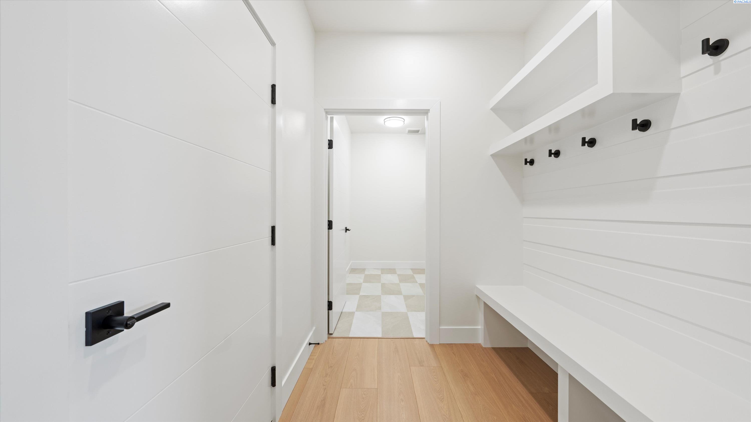 Richland, Washington, 99352, United States, 3 Bedrooms Bedrooms, ,2 BathroomsBathrooms,Residential,For Sale,2000656