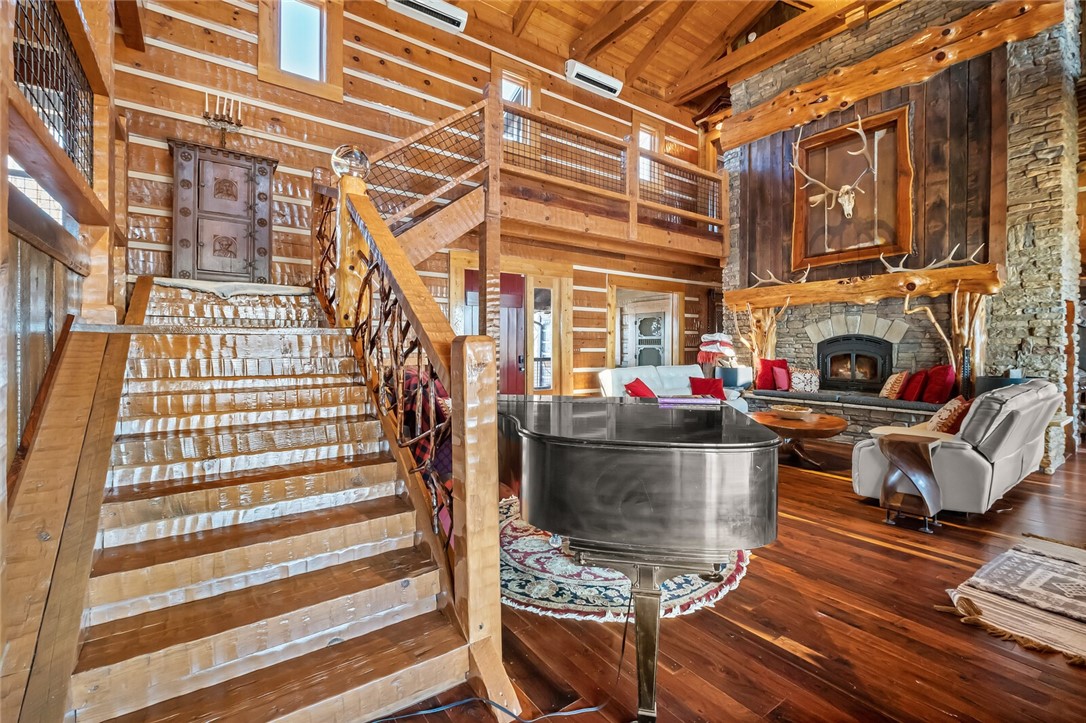 Eureka Springs, Arkansas, 72631, United States, ,Residential,For Sale,1837685