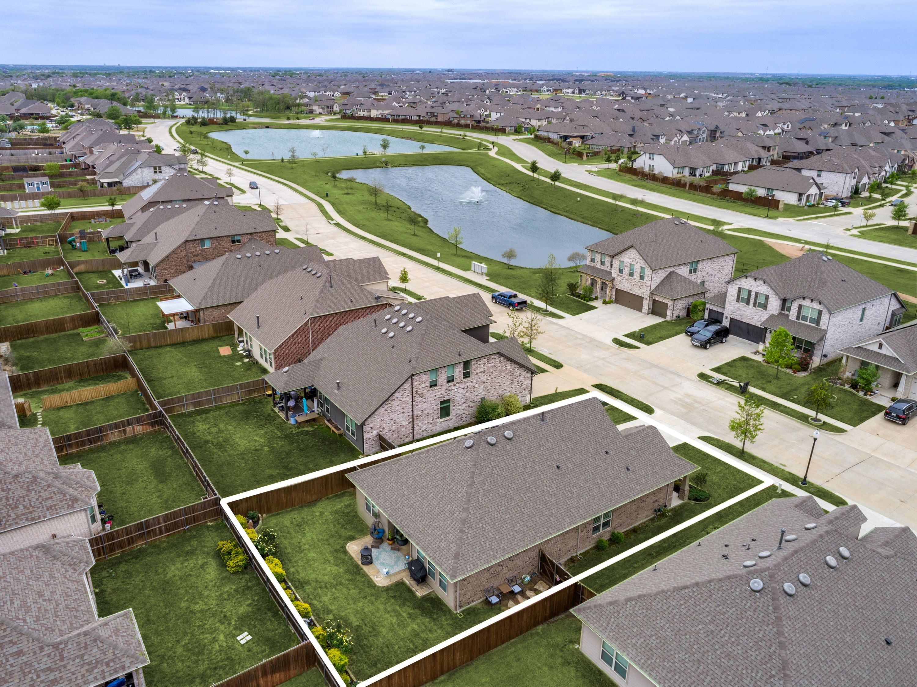  2800 Lakeside Drive - 物件實景