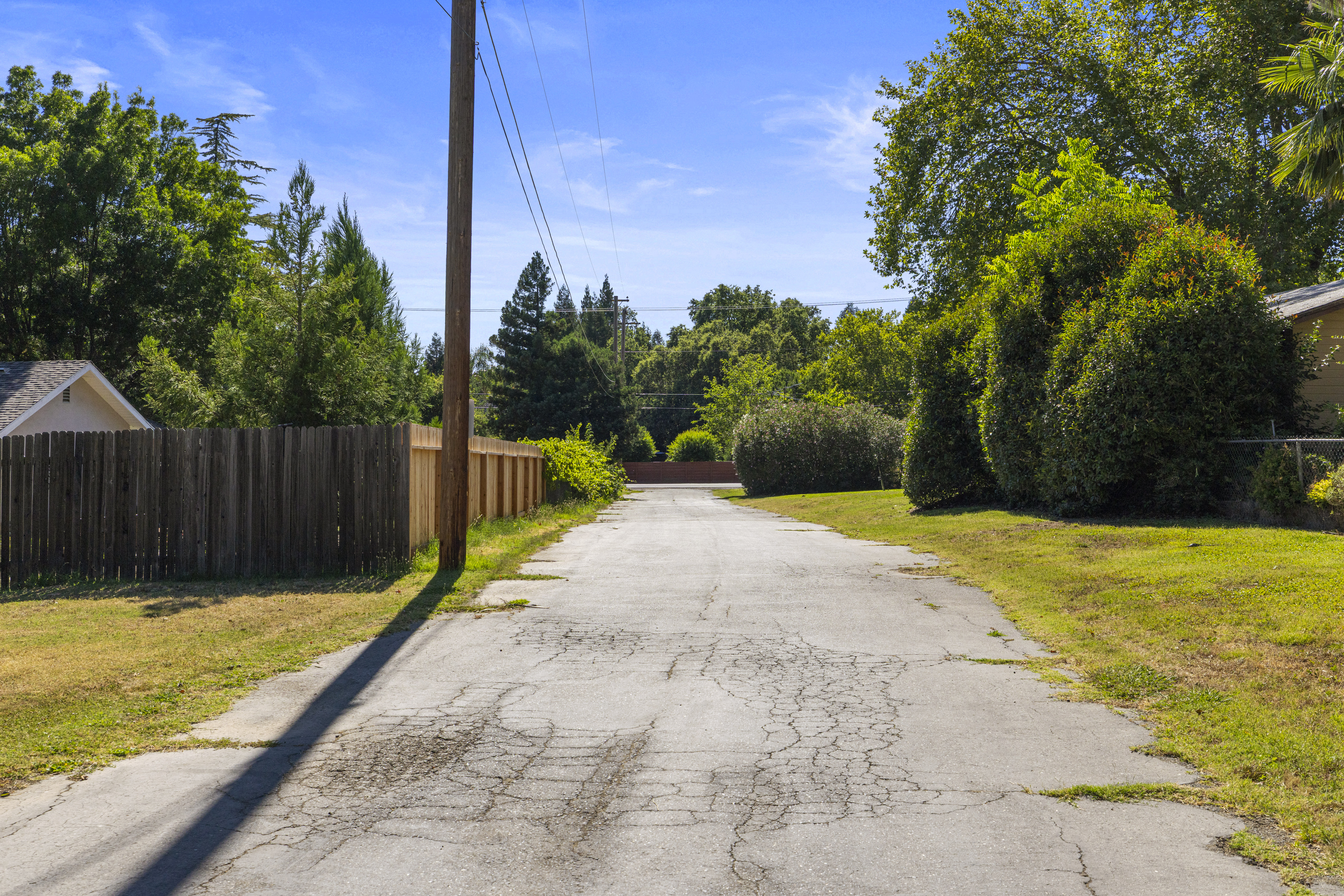  8723 Phoenix Avenue, Fair Oaks, CA 95628 - 物件實景