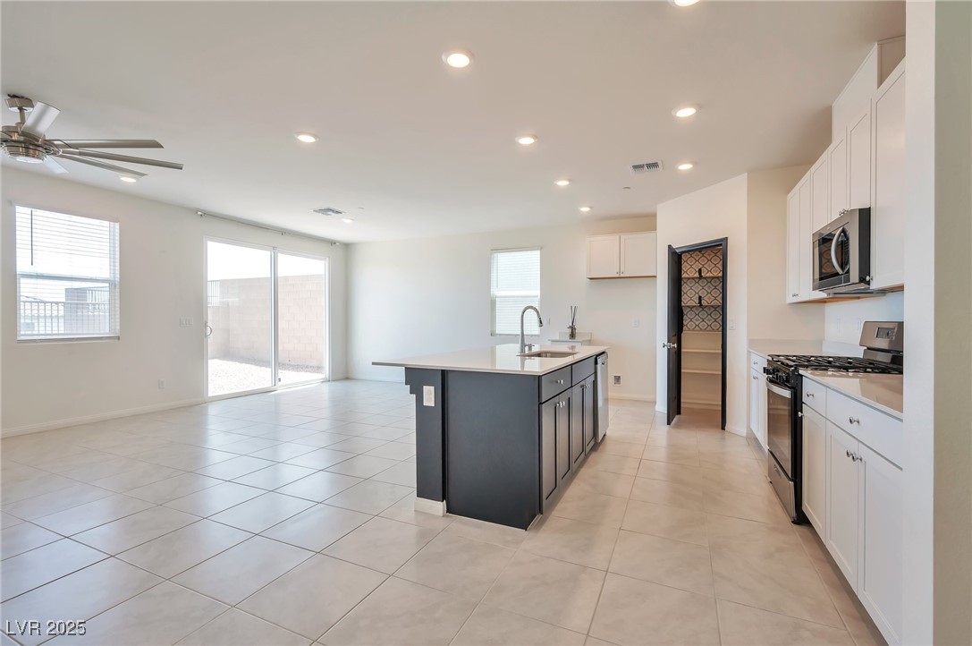Las Vegas, Nevada, 89166, United States, 5 Bedrooms Bedrooms, ,3 BathroomsBathrooms,Residential,For Sale,1837691