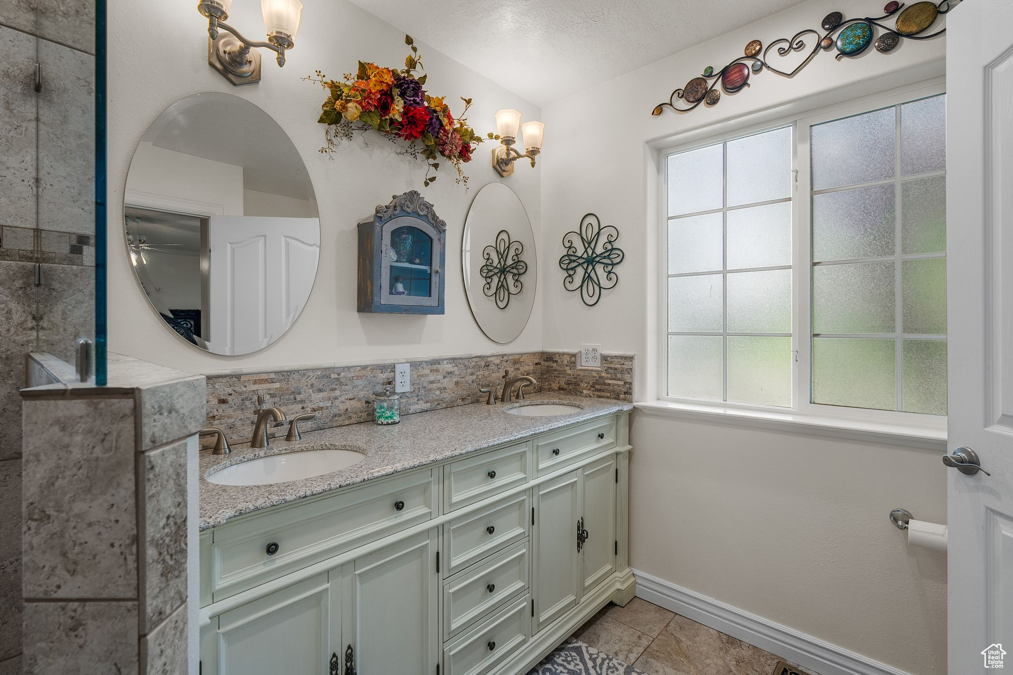 Heber City, Utah, 84032, United States, 5 Bedrooms Bedrooms, ,3 BathroomsBathrooms,Residential,For Sale,1836891