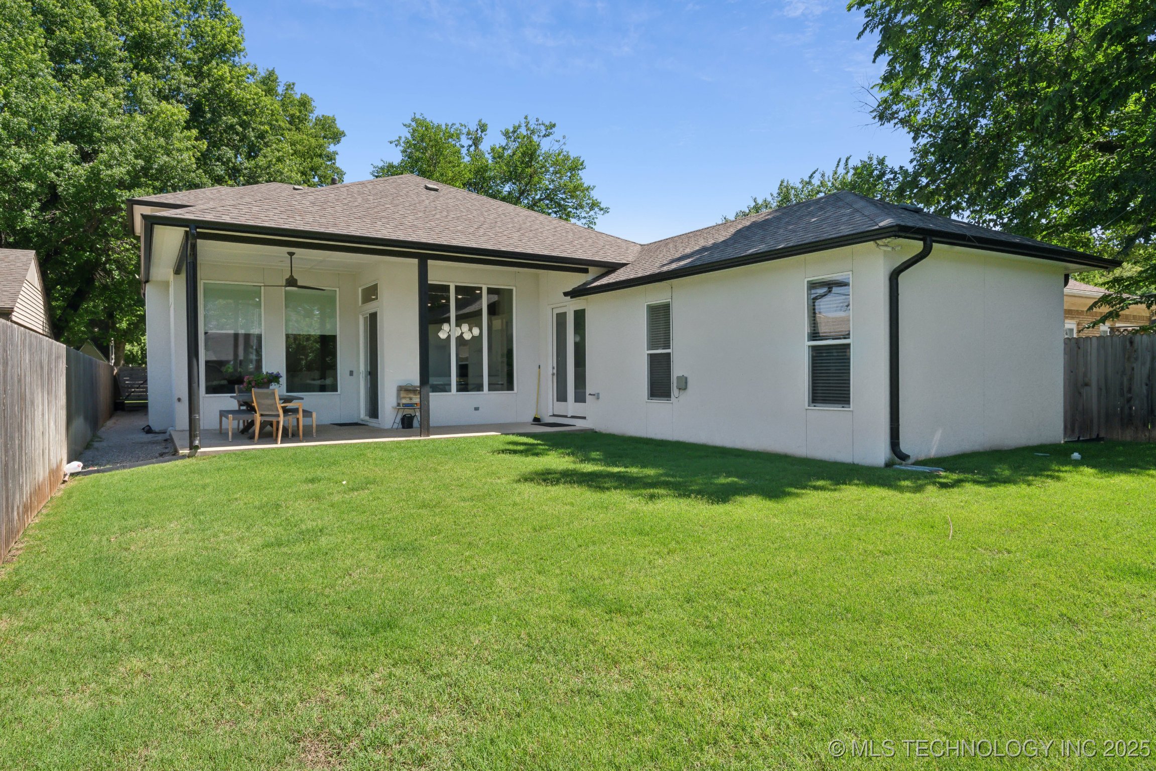 Tulsa, Oklahoma, 74105, United States, 4 Bedrooms Bedrooms, ,5 BathroomsBathrooms,Residential,For Sale,1827808
