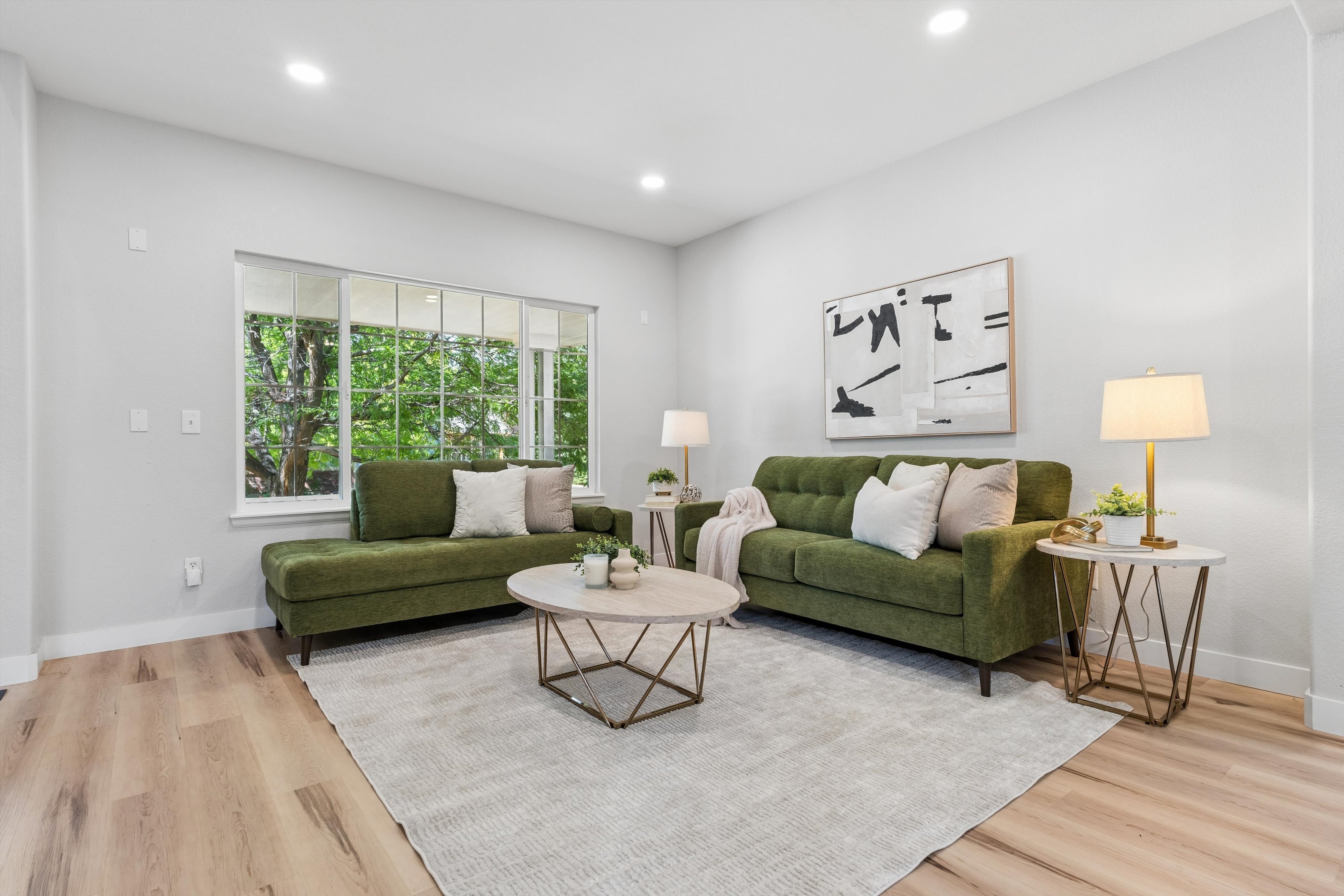  Thoughtfully Designed Four-Bedroom, Three Bath Residence - 物件實景
