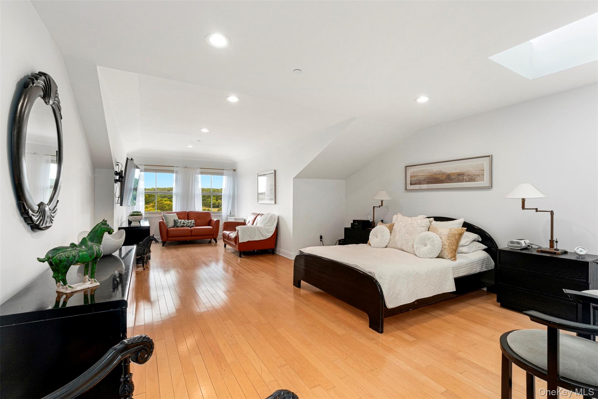 Piermont, New York, 10968, United States, 2 Bedrooms Bedrooms, ,3 BathroomsBathrooms,Residential,For Sale,1941803