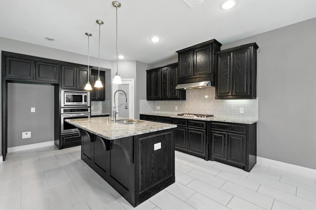 Little Elm, Texas, 75068, United States, 4 Bedrooms Bedrooms, ,5 BathroomsBathrooms,Residential,For Sale,1982931