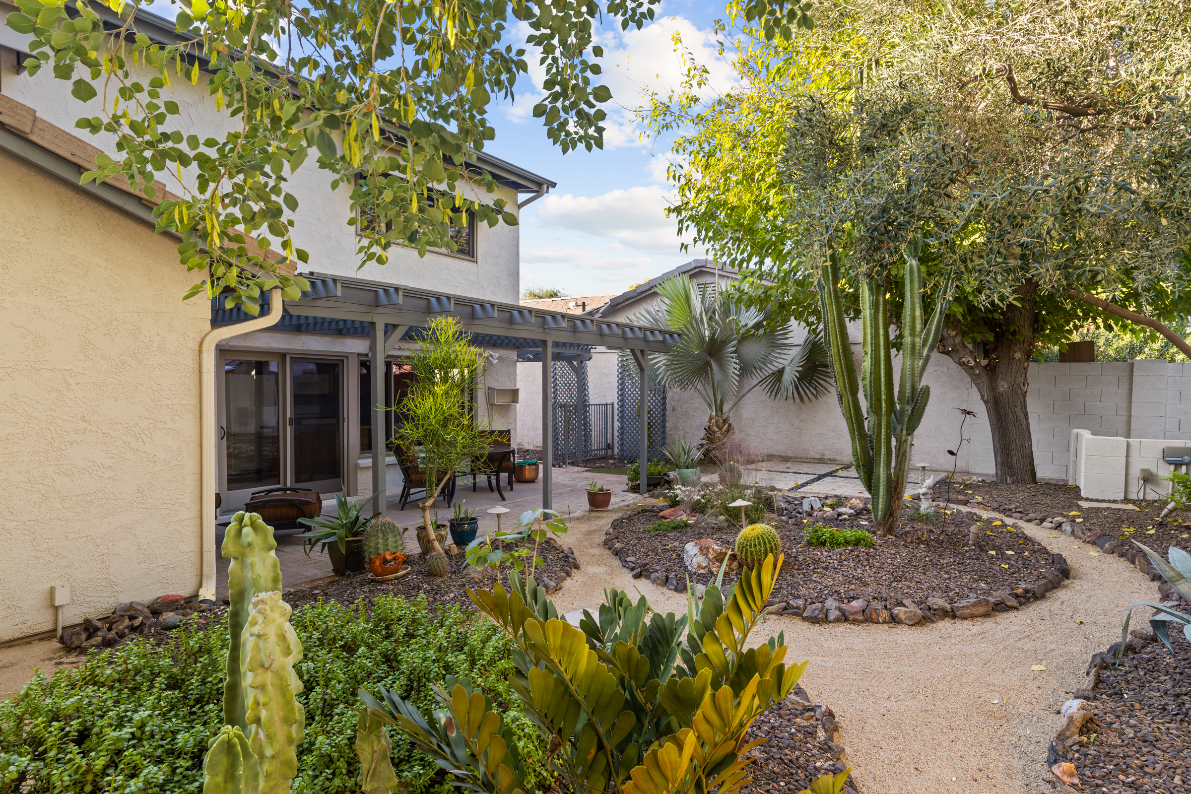 Tempe, Arizona, 85283, United States, 4 Bedrooms Bedrooms, ,3 BathroomsBathrooms,Residential,For Sale,1985738