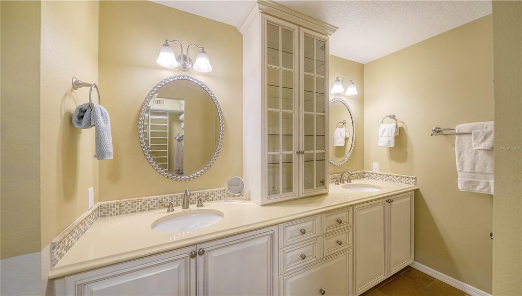 Sarasota, Florida, 34242, United States, 2 Bedrooms Bedrooms, ,2 BathroomsBathrooms,Residential,For Sale,1827426