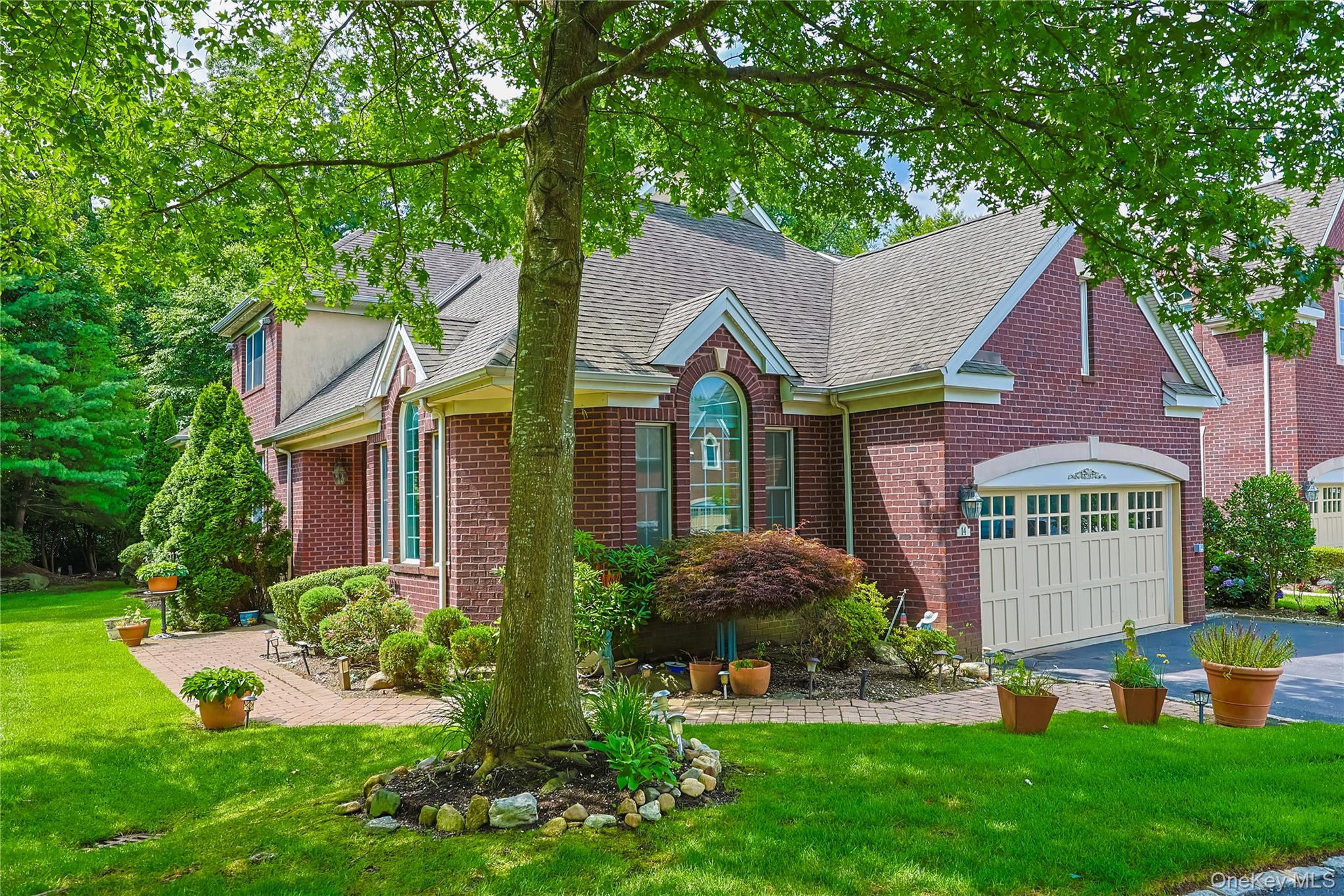  14 Belvedere Court, North Hills, NY, 11030 - 物件實景