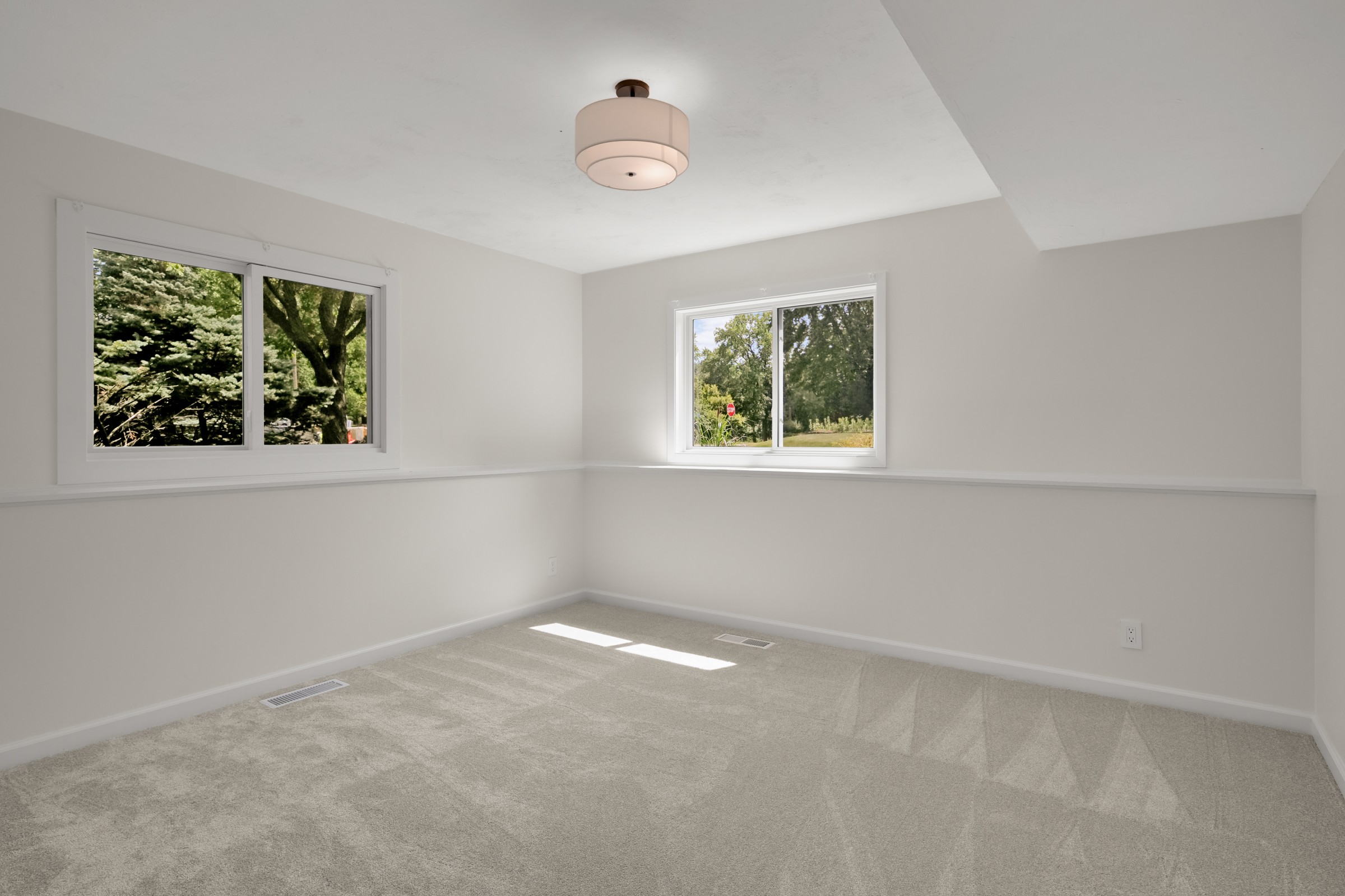  Renovated Beauty in Prime Bloomington - 物件實景