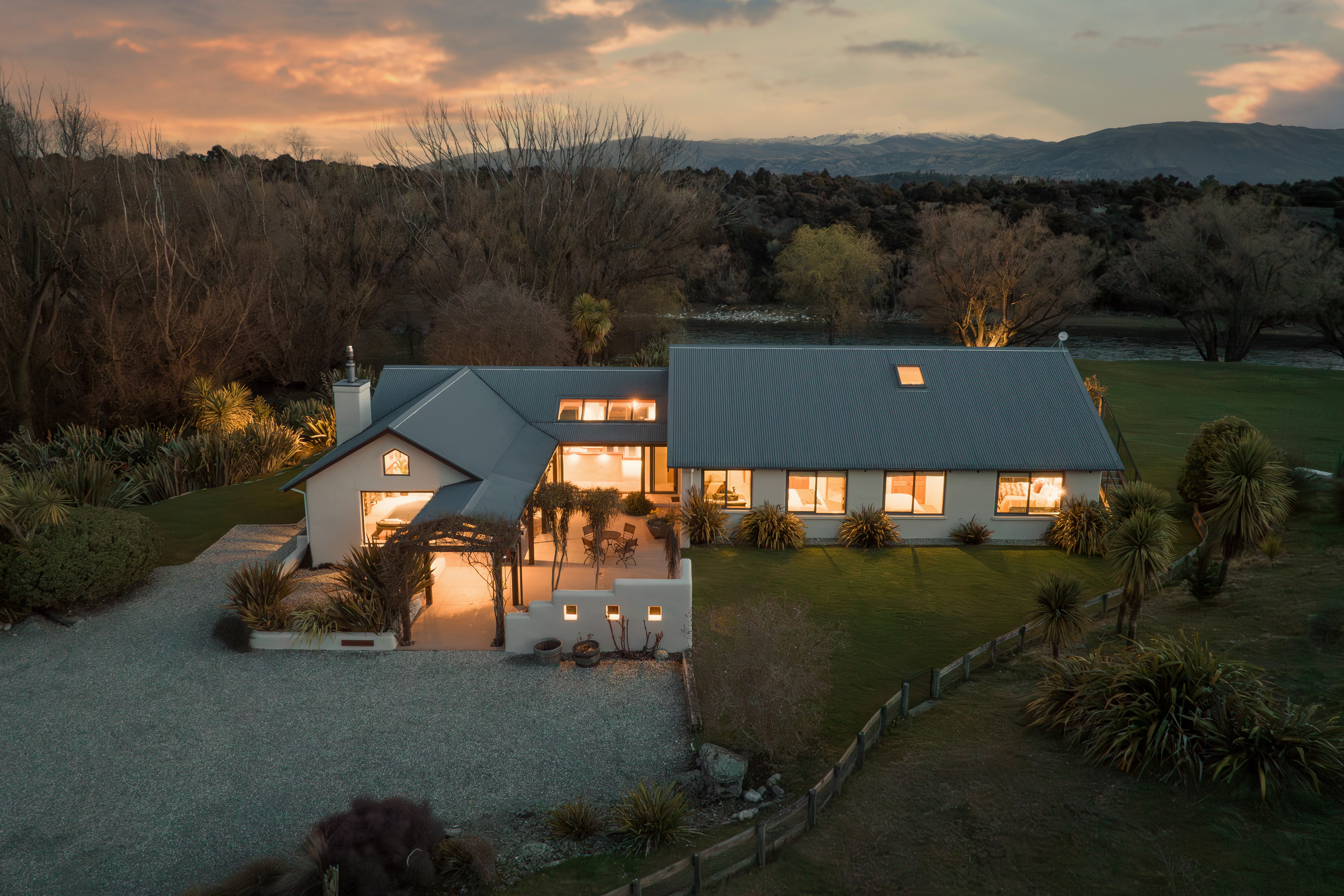  Secluded Riverside Setting - 物件實景