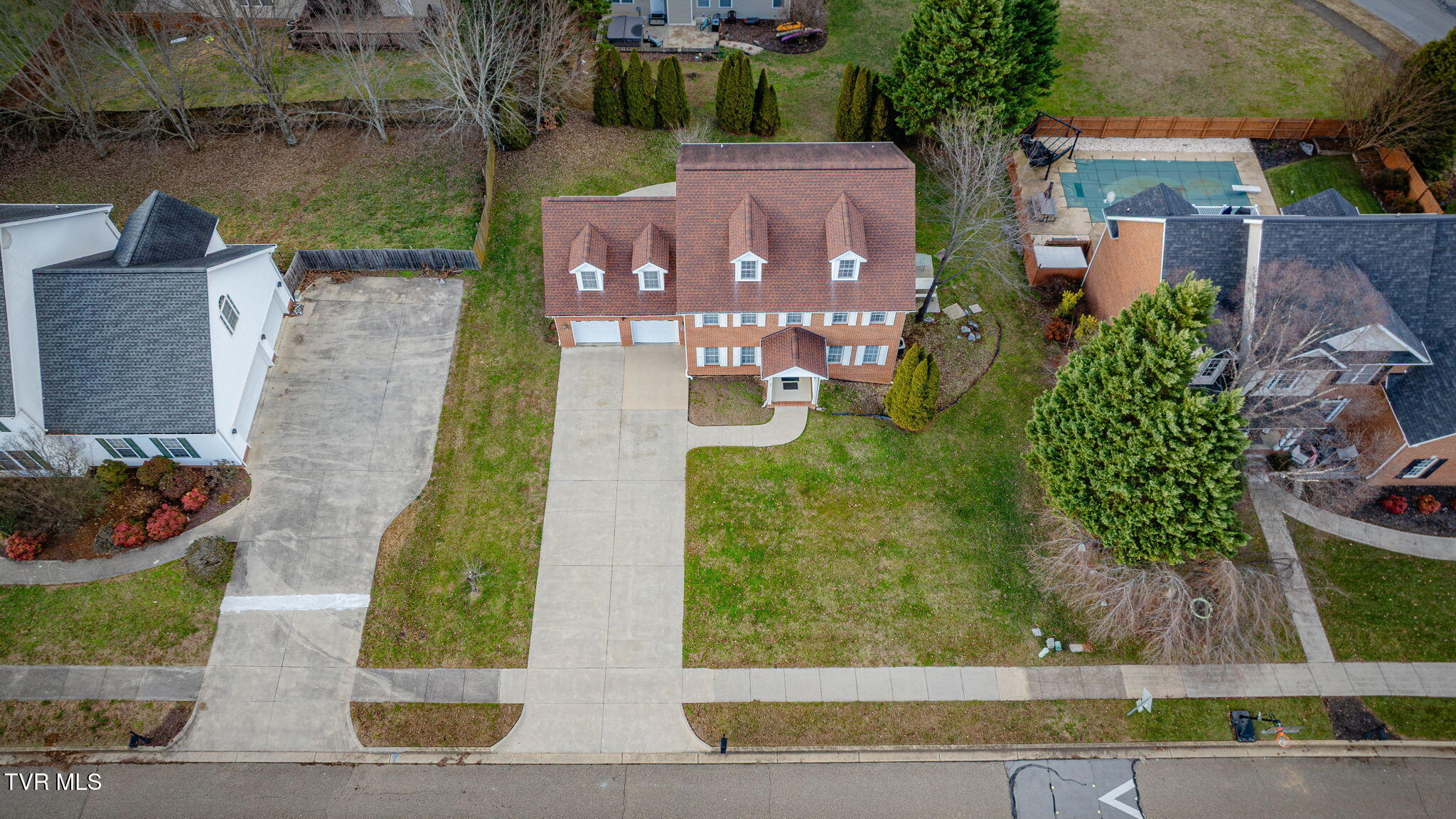 Johnson City, Tennessee, 37601, United States, 5 Bedrooms Bedrooms, ,4 BathroomsBathrooms,Residential,For Sale,2049001