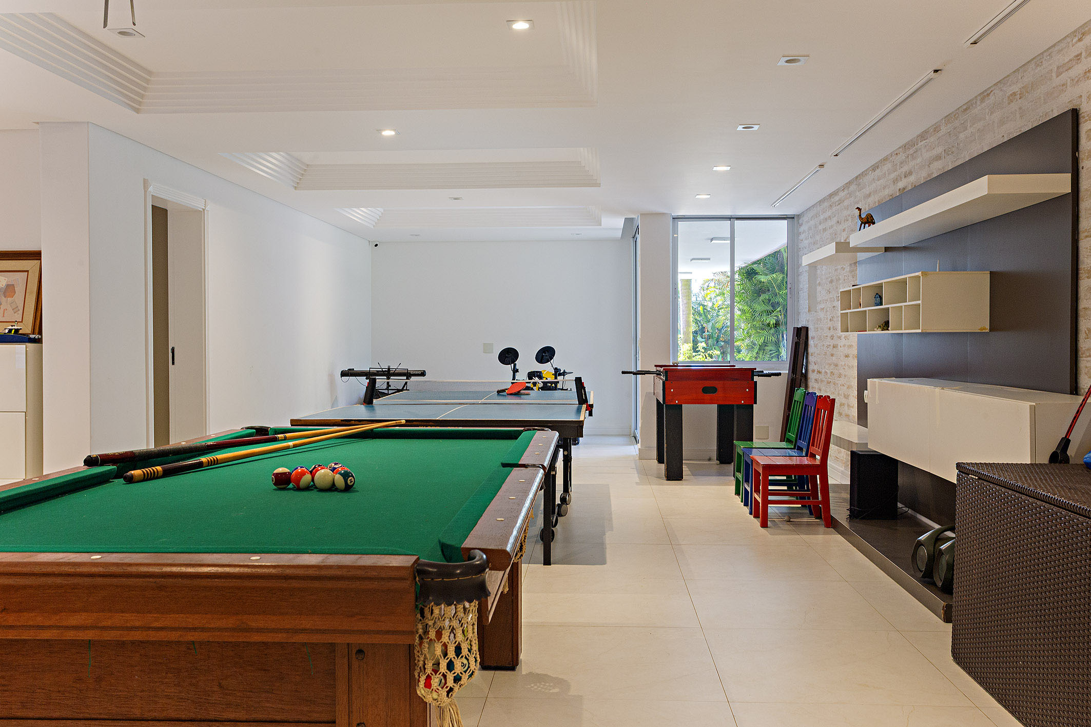  Family Residence with Garden and Pool near Parque do Cordeiro - 物件實景