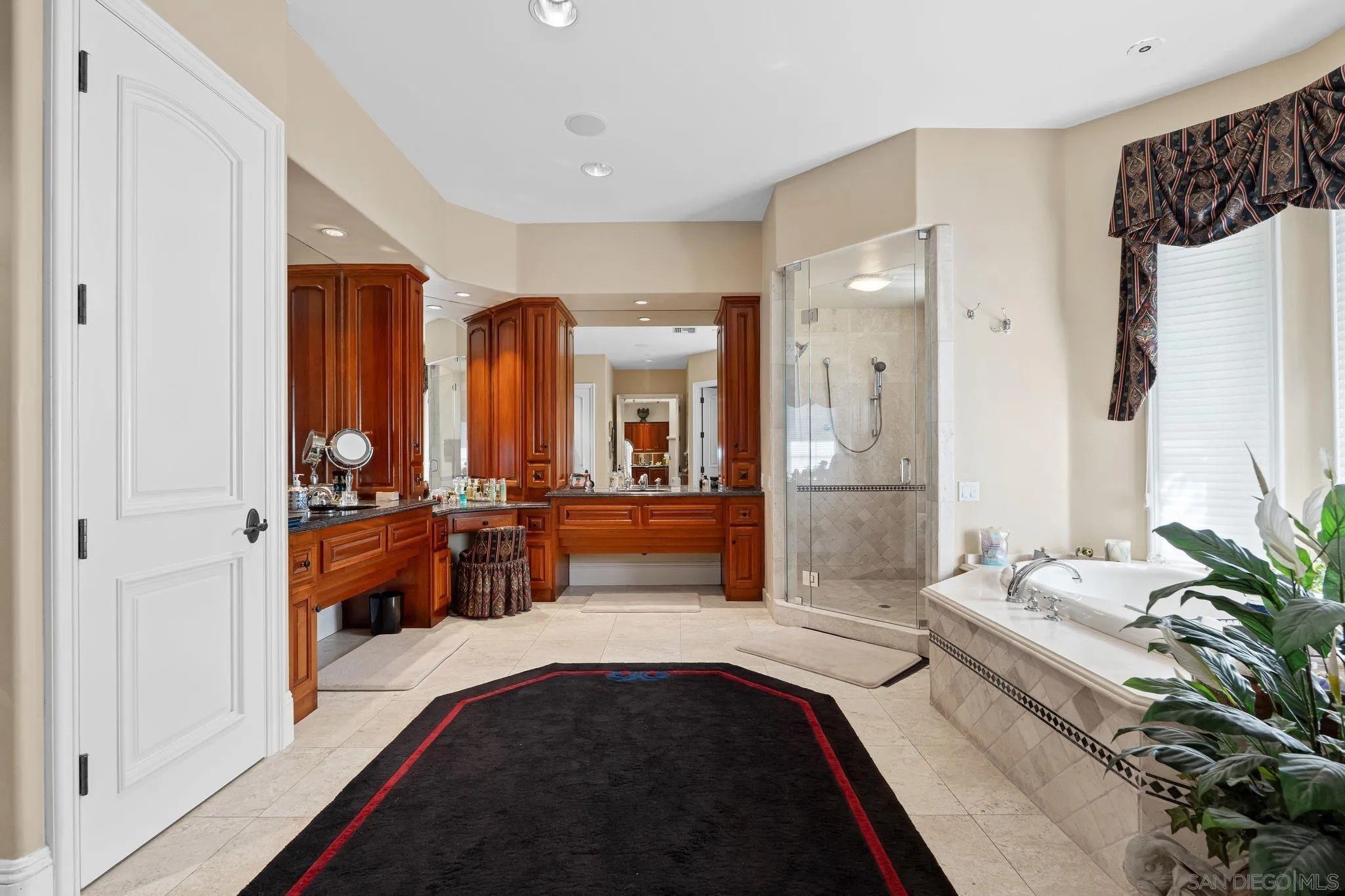 Rancho Santa Fe, California, 92067, United States, 5 Bedrooms Bedrooms, ,7 BathroomsBathrooms,Residential,For Sale,1901457